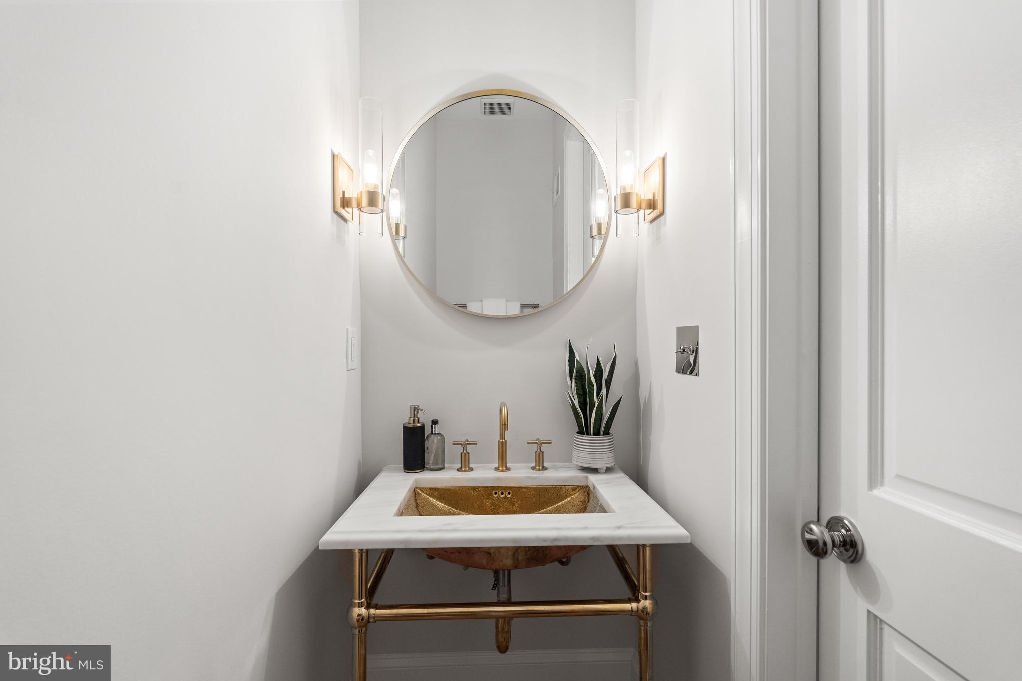 OBSERVATORY CIRCLE - Residential