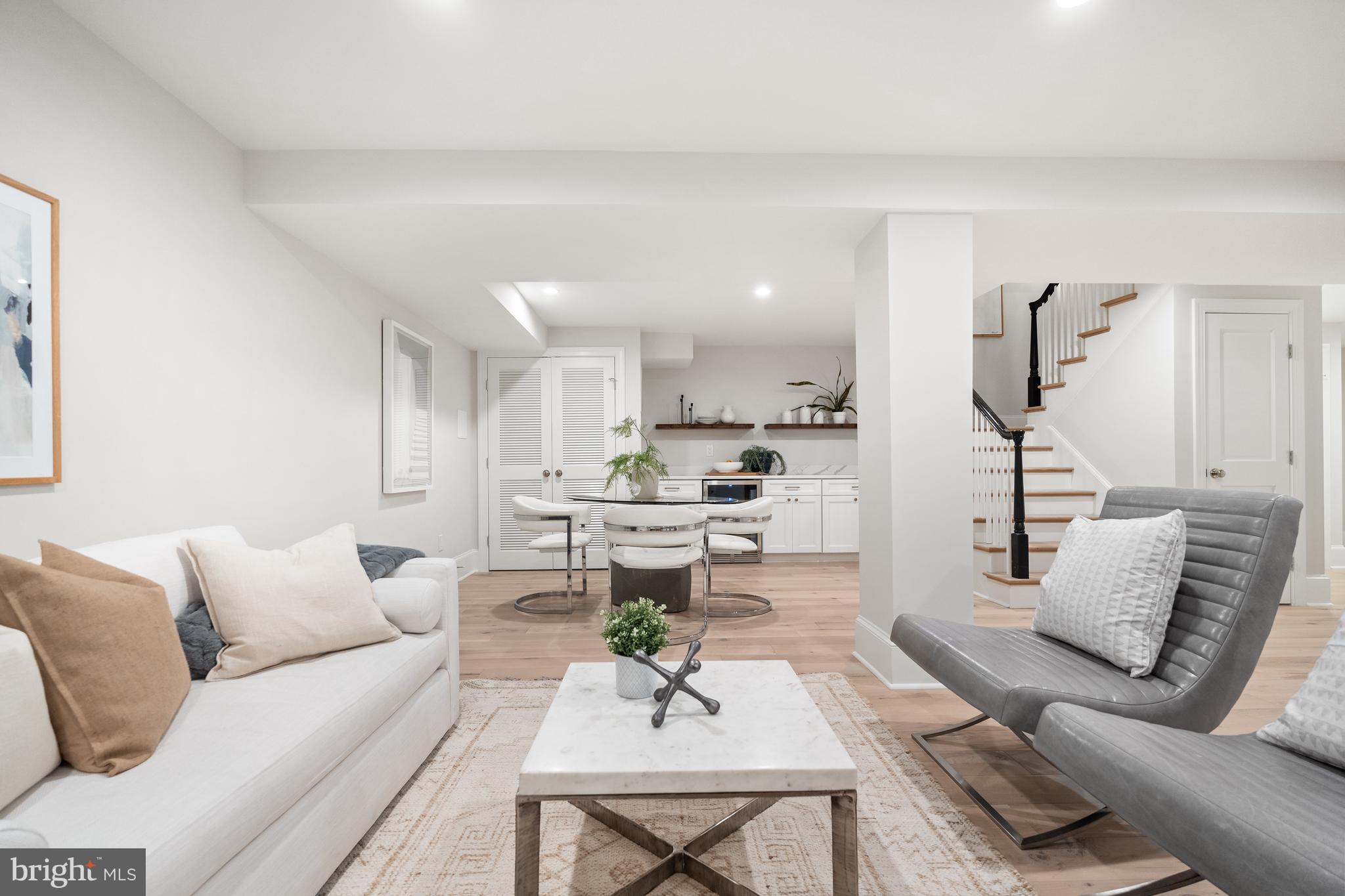 OBSERVATORY CIRCLE - Residential