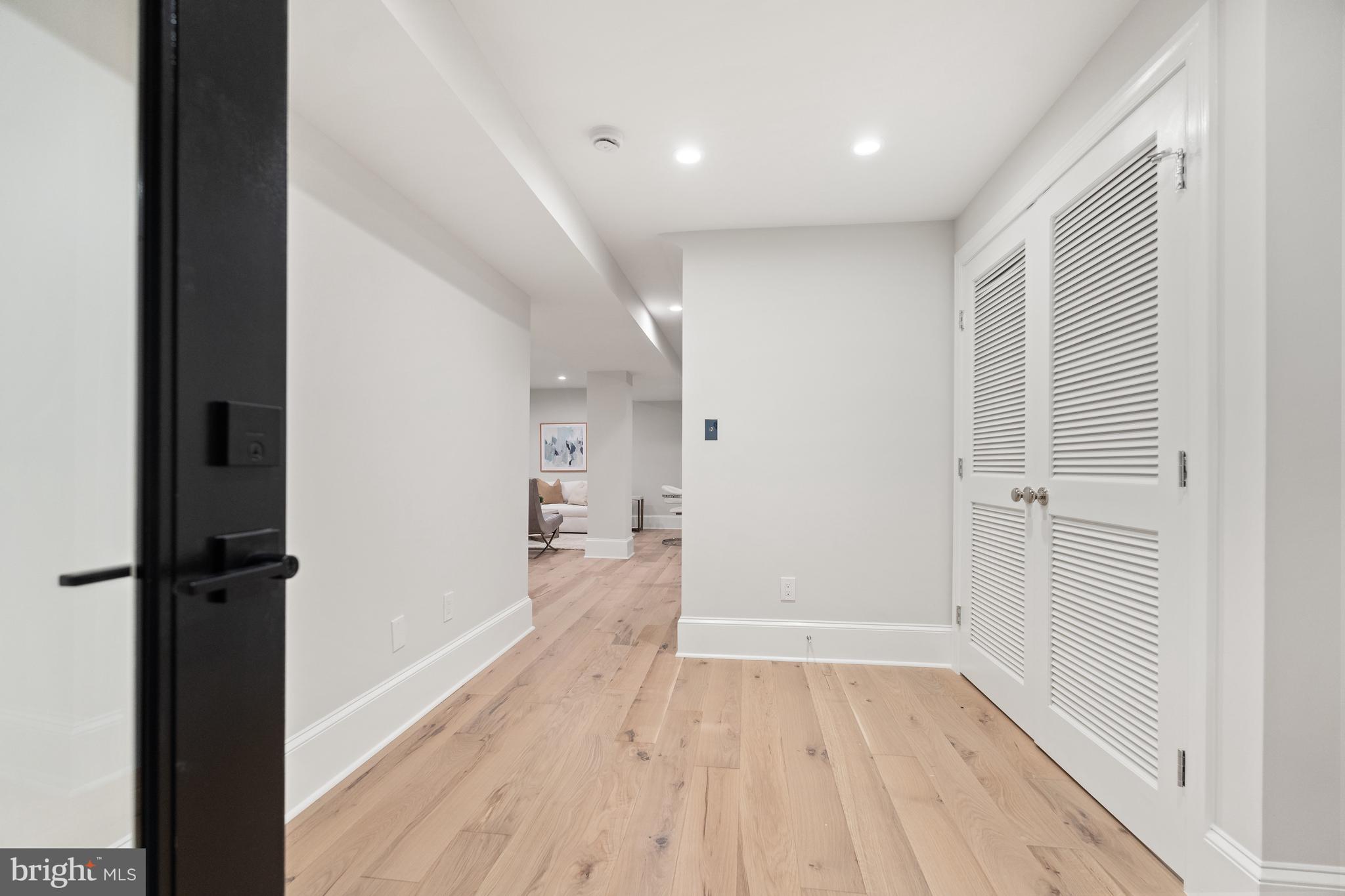 OBSERVATORY CIRCLE - Residential