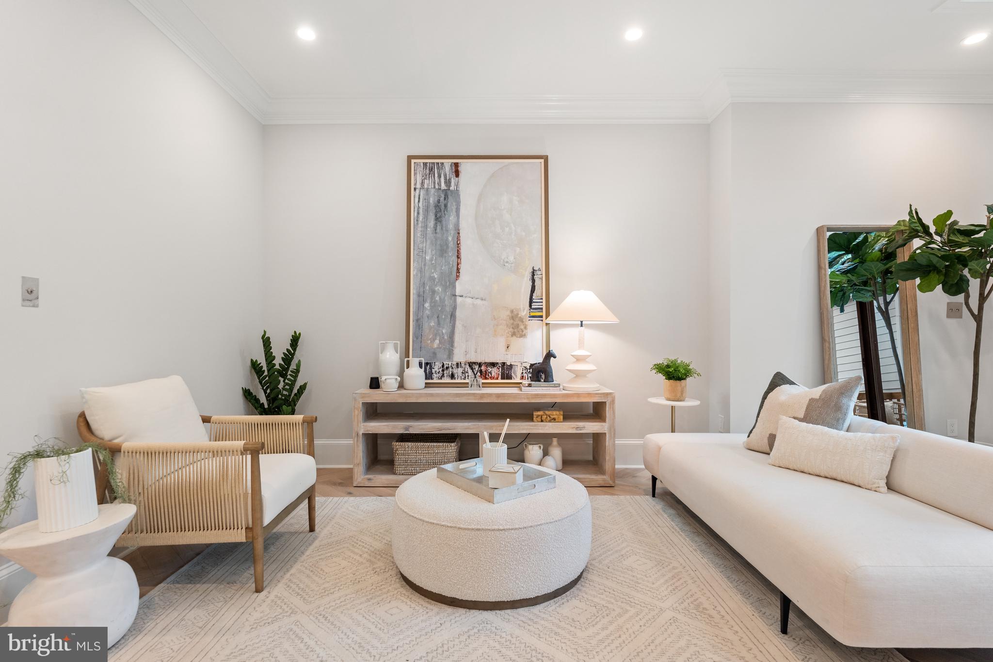 OBSERVATORY CIRCLE - Residential