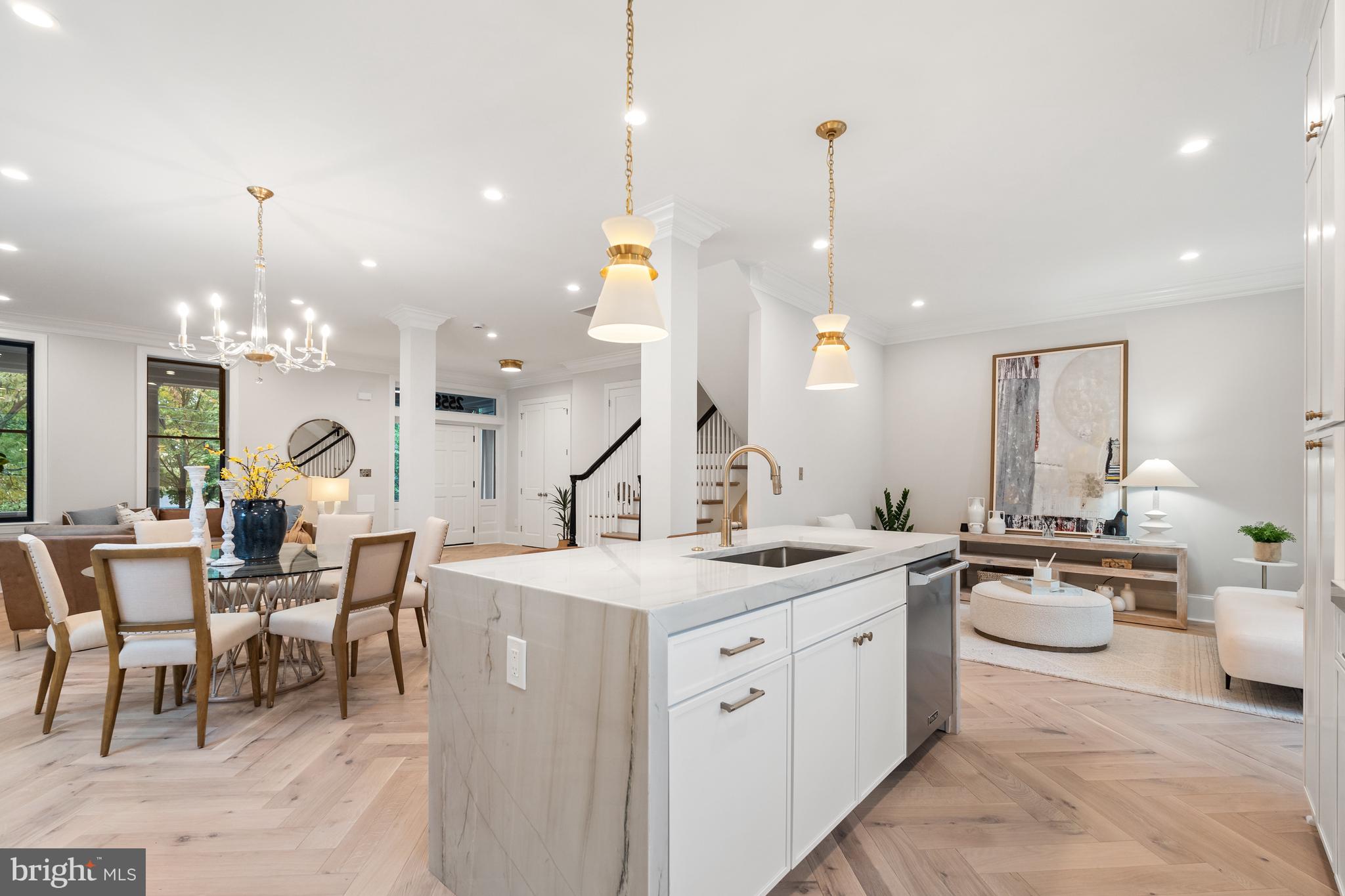 OBSERVATORY CIRCLE - Residential