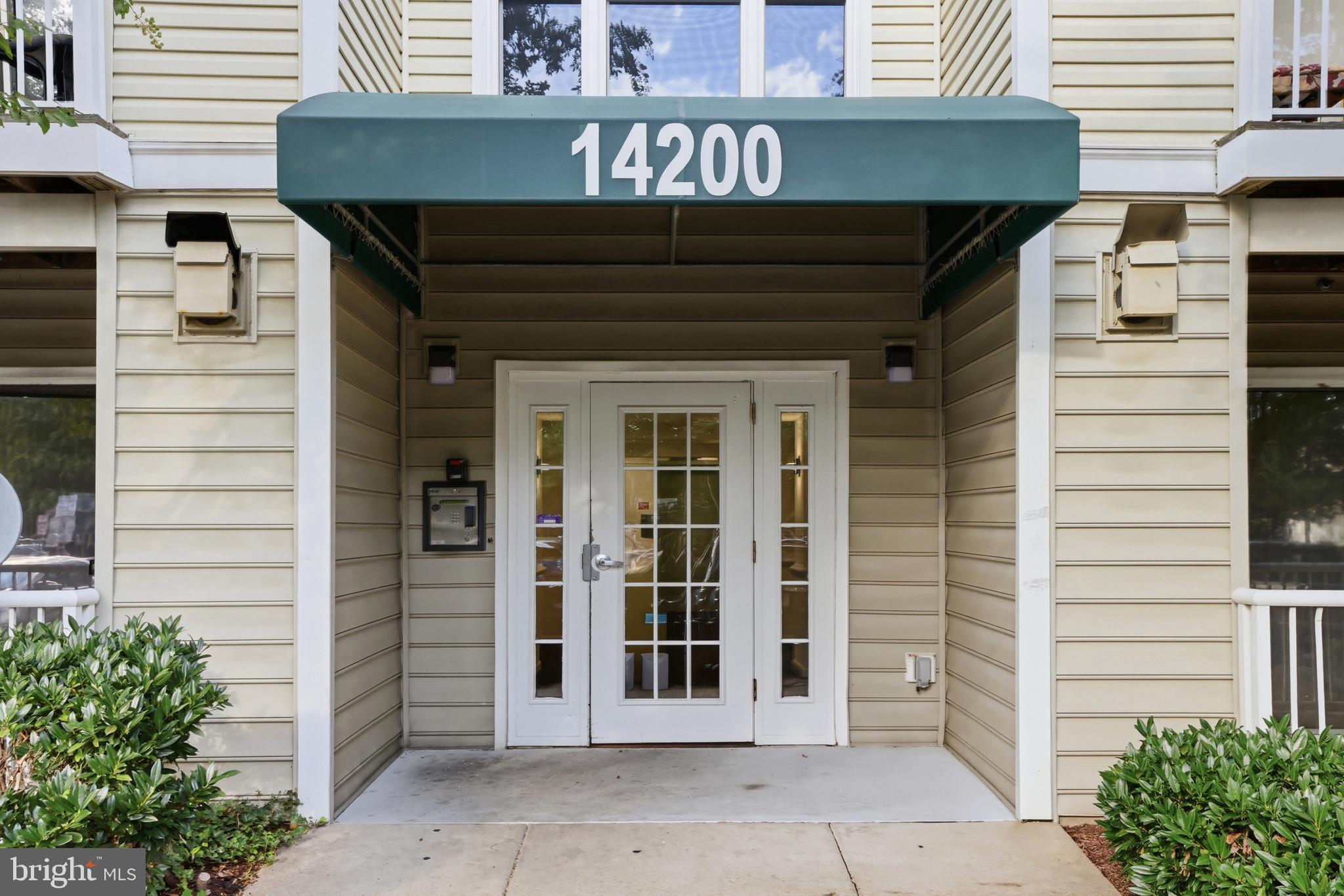 14200 FARNSWORTH LANE 204