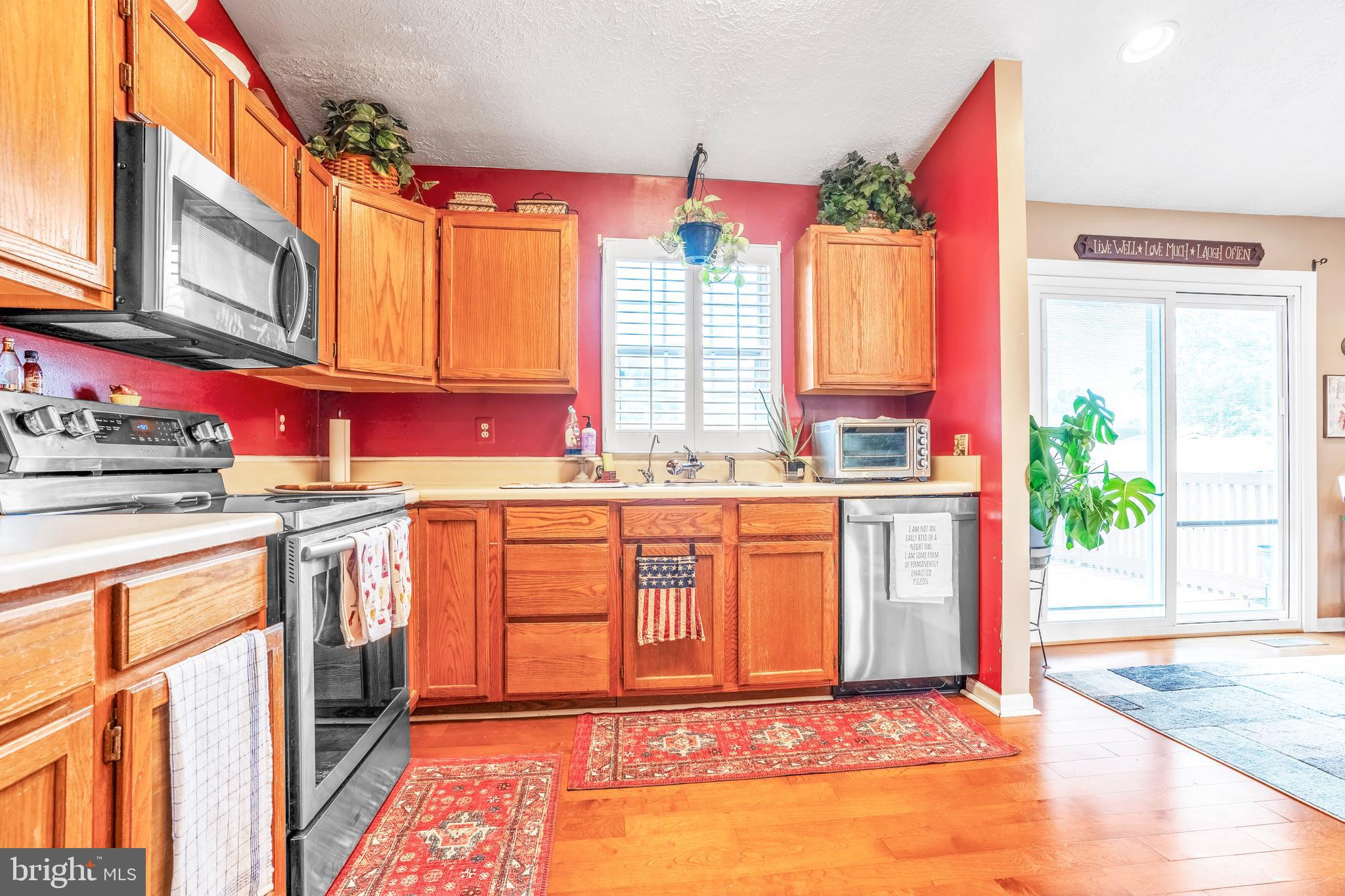 FOUR SEASONS ESTATES - Residential