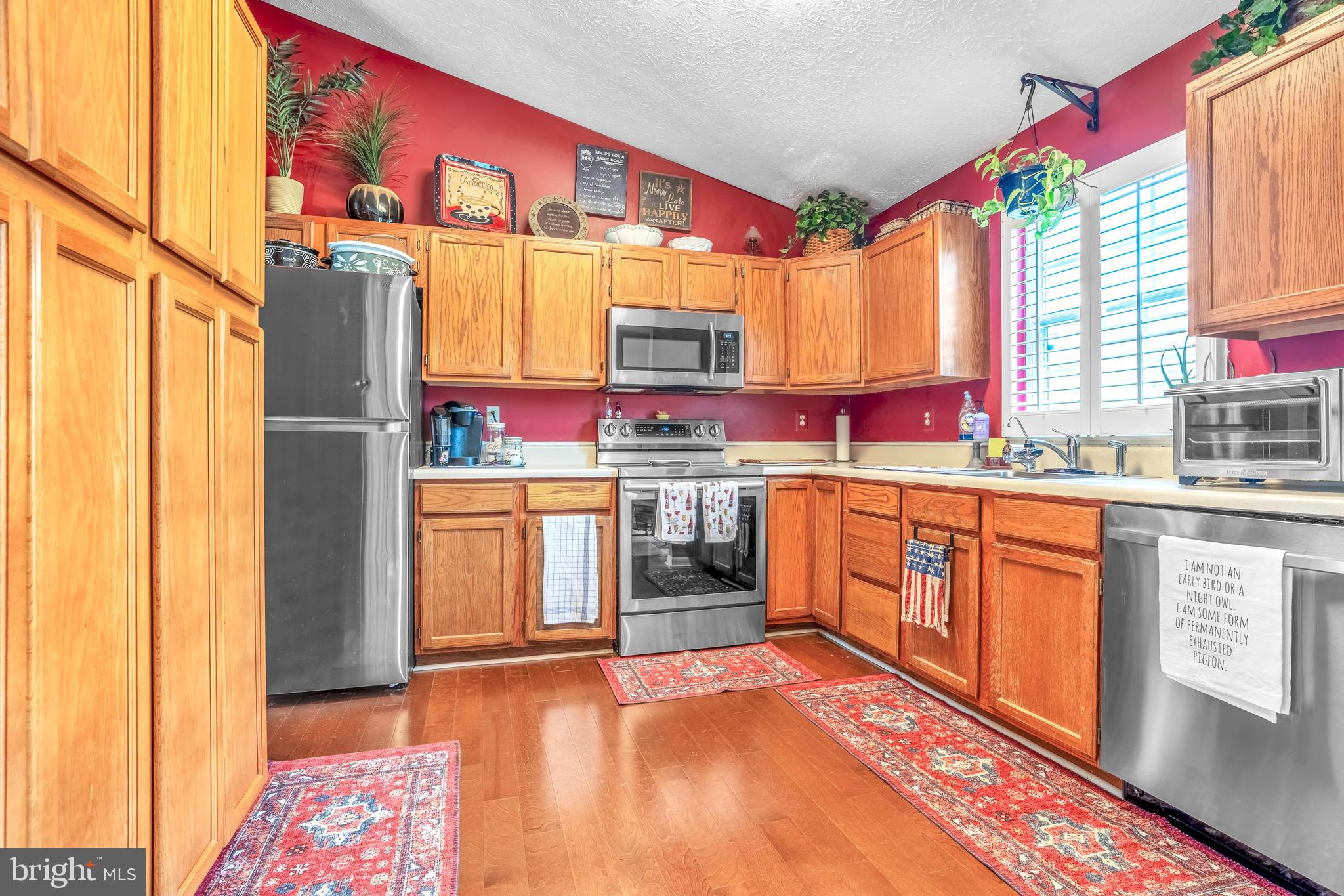 FOUR SEASONS ESTATES - Residential