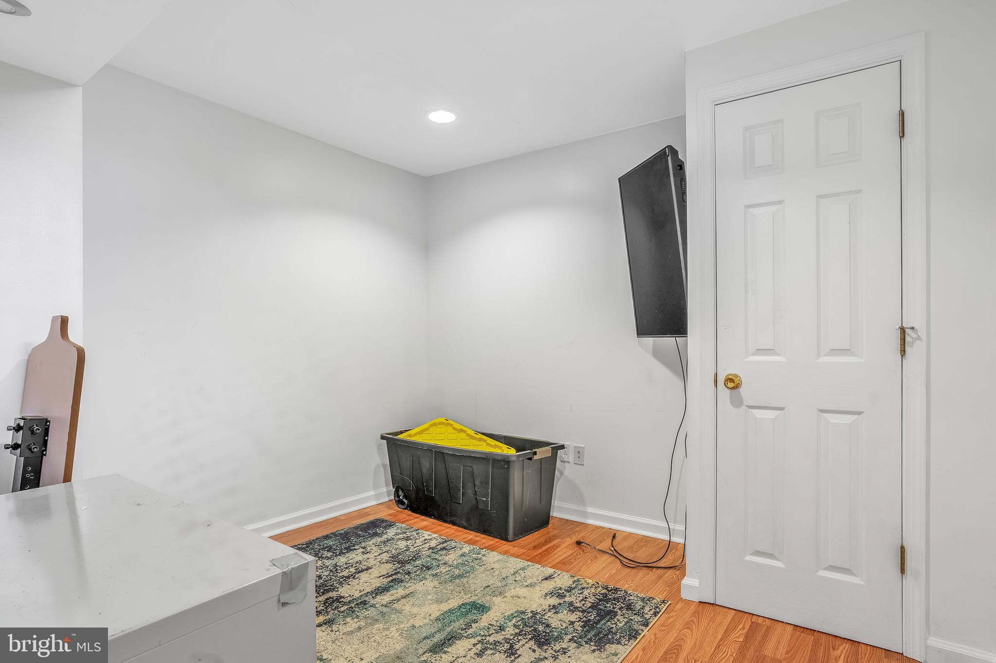 FOUR SEASONS ESTATES - Residential