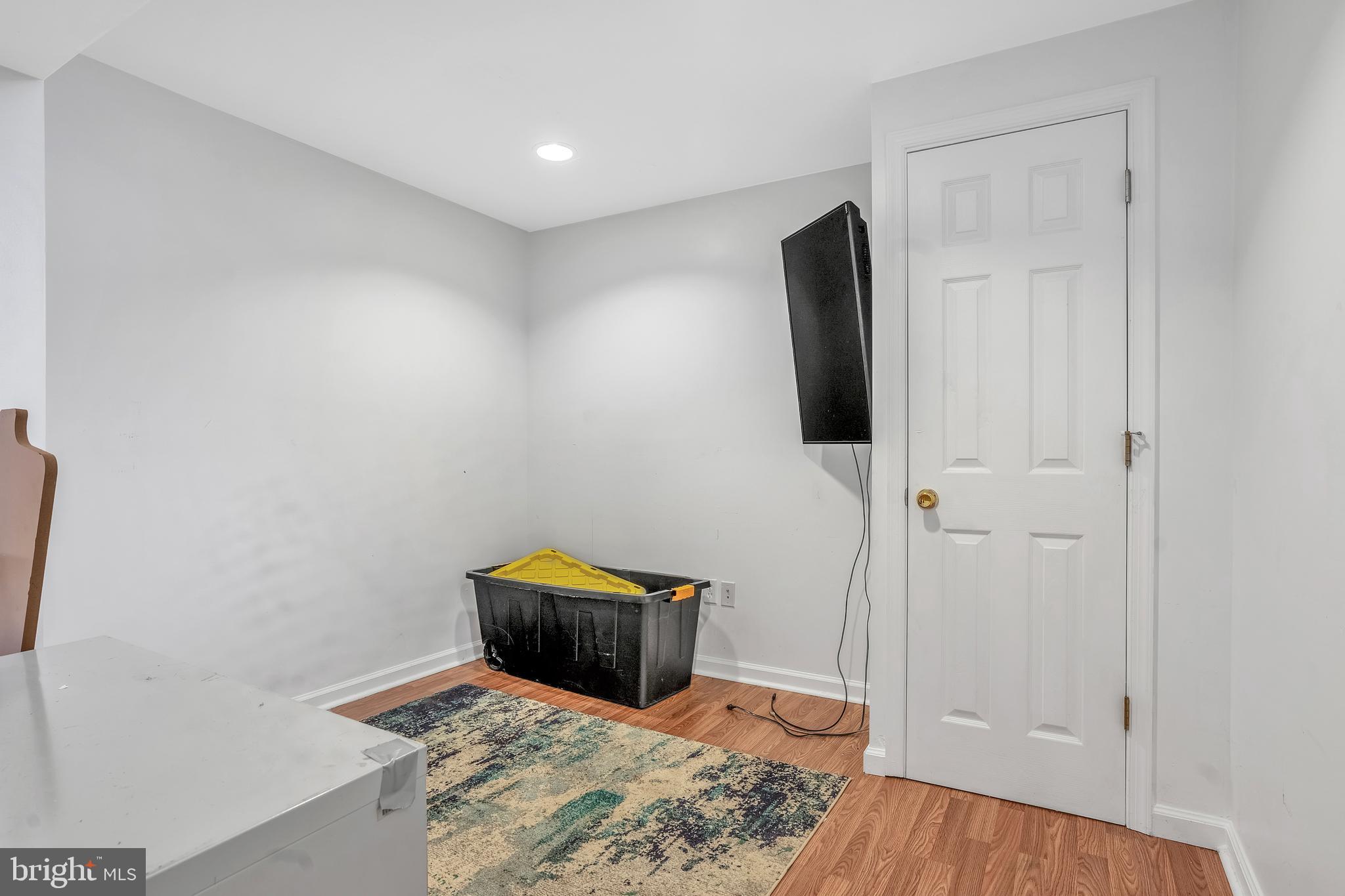 FOUR SEASONS ESTATES - Residential