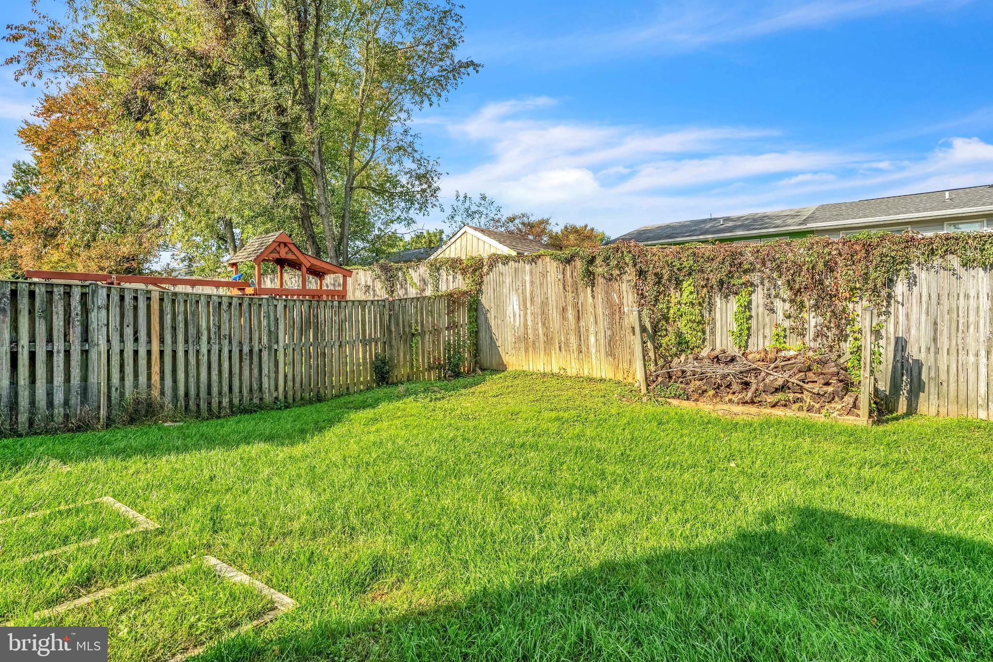 FOUR SEASONS ESTATES - Residential