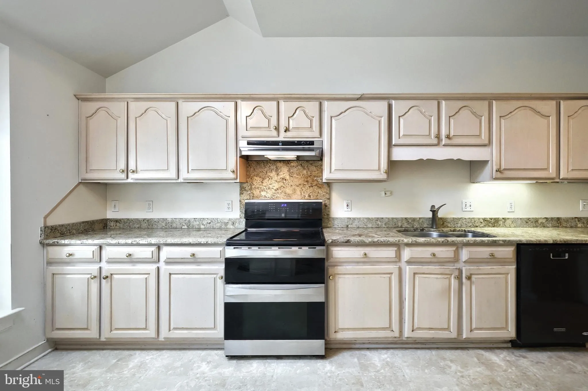 York, Pennsylvania 17403, United States, 3 Bedrooms Bedrooms, ,3 BathroomsBathrooms,Residential,Active,193186