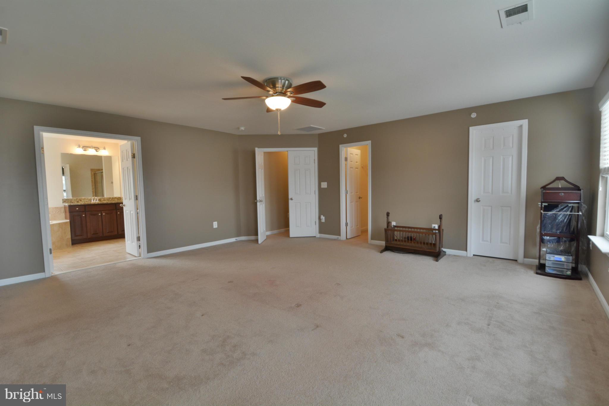 EAGLES POINTE - Residential