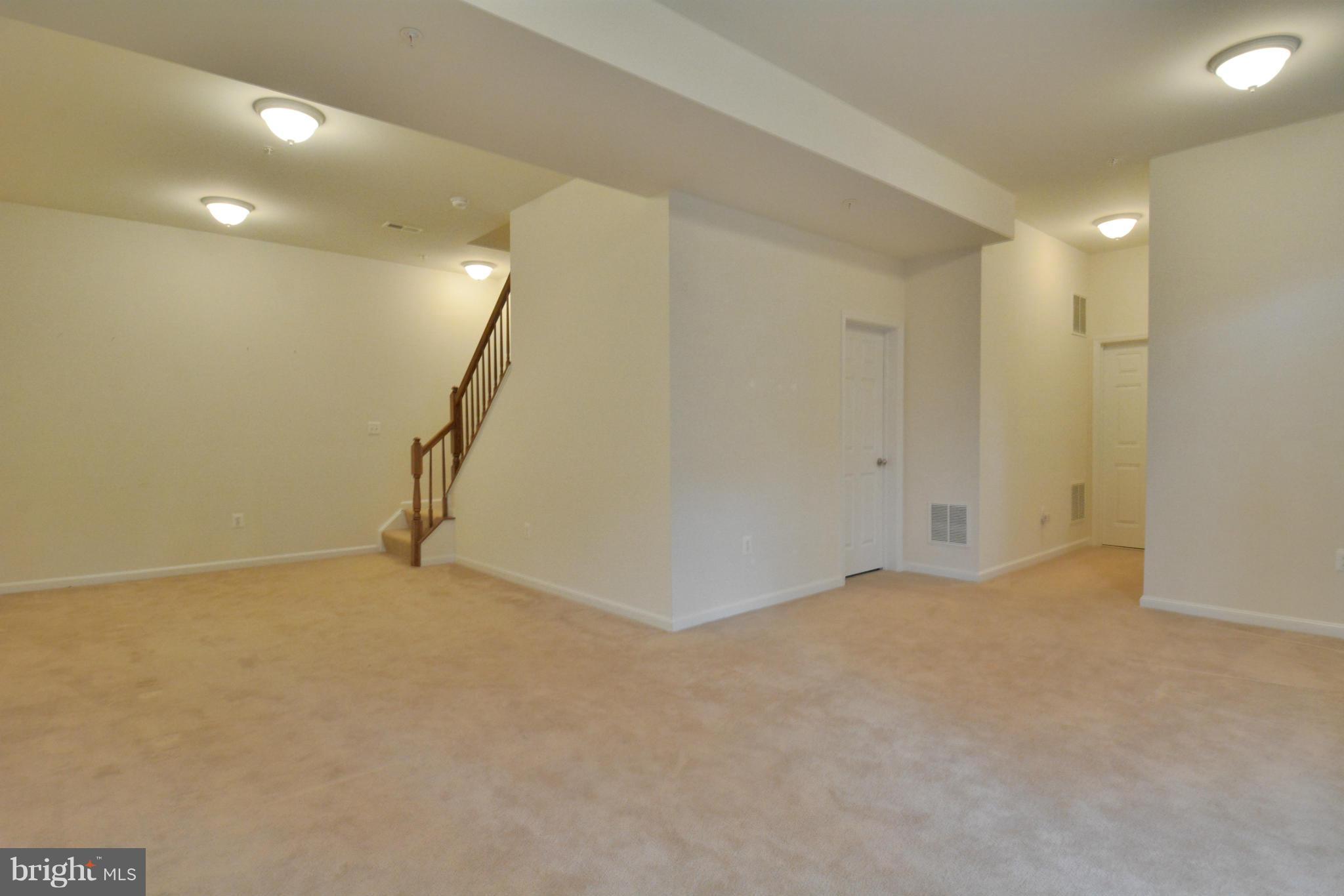 EAGLES POINTE - Residential