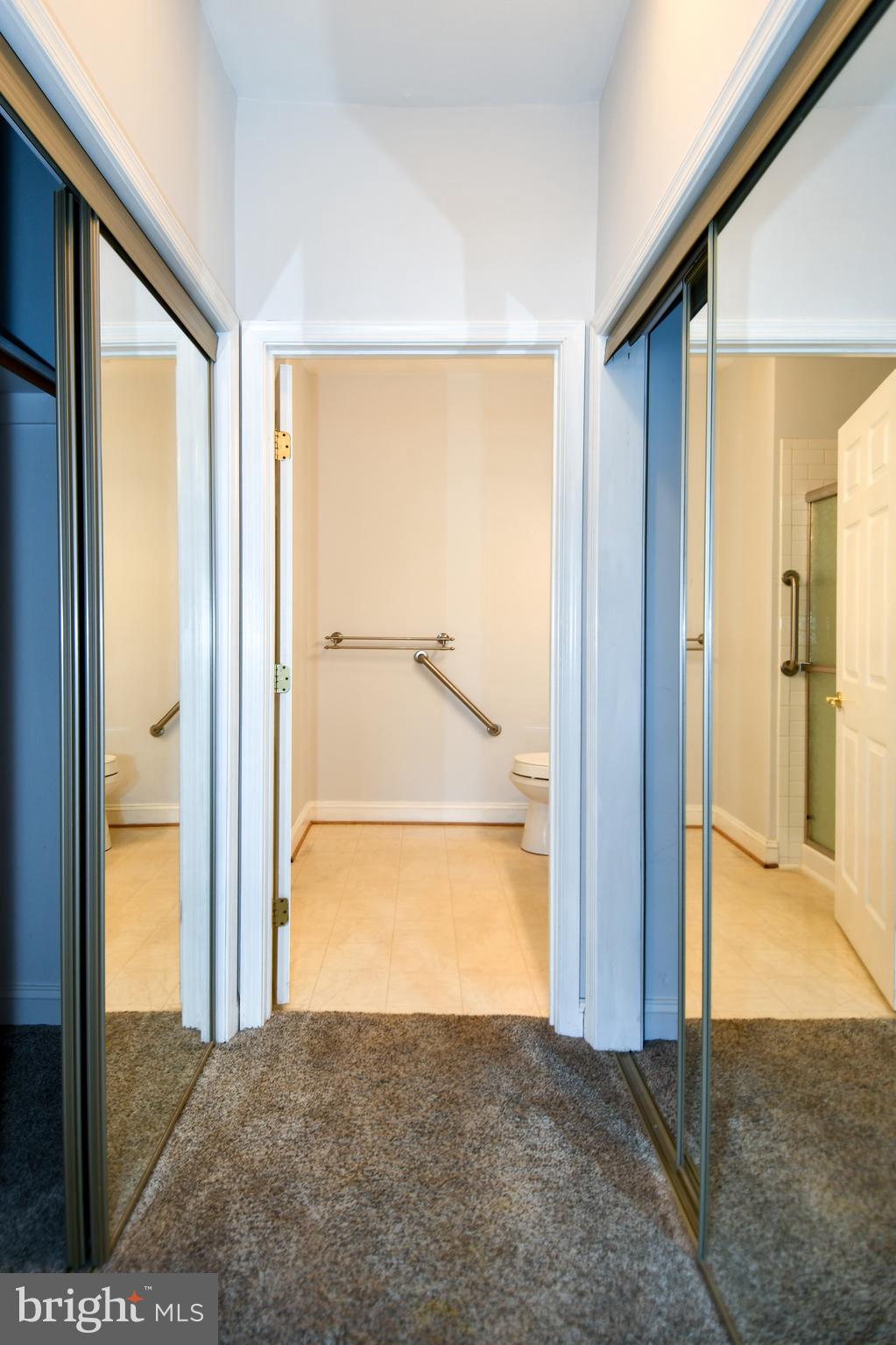 WASHINGTON SQUARE LA PLA - Residential