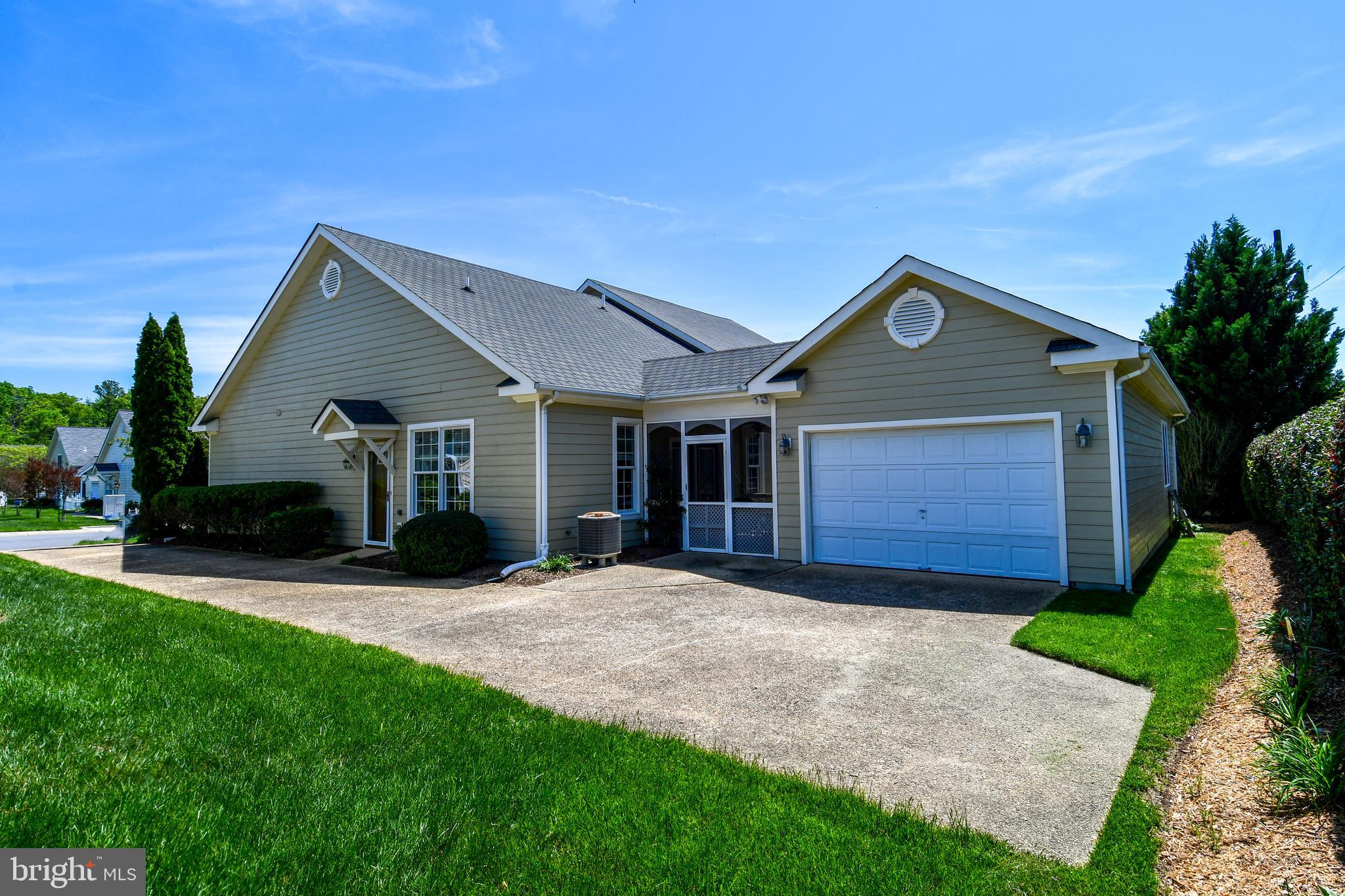 WASHINGTON SQUARE LA PLA - Residential