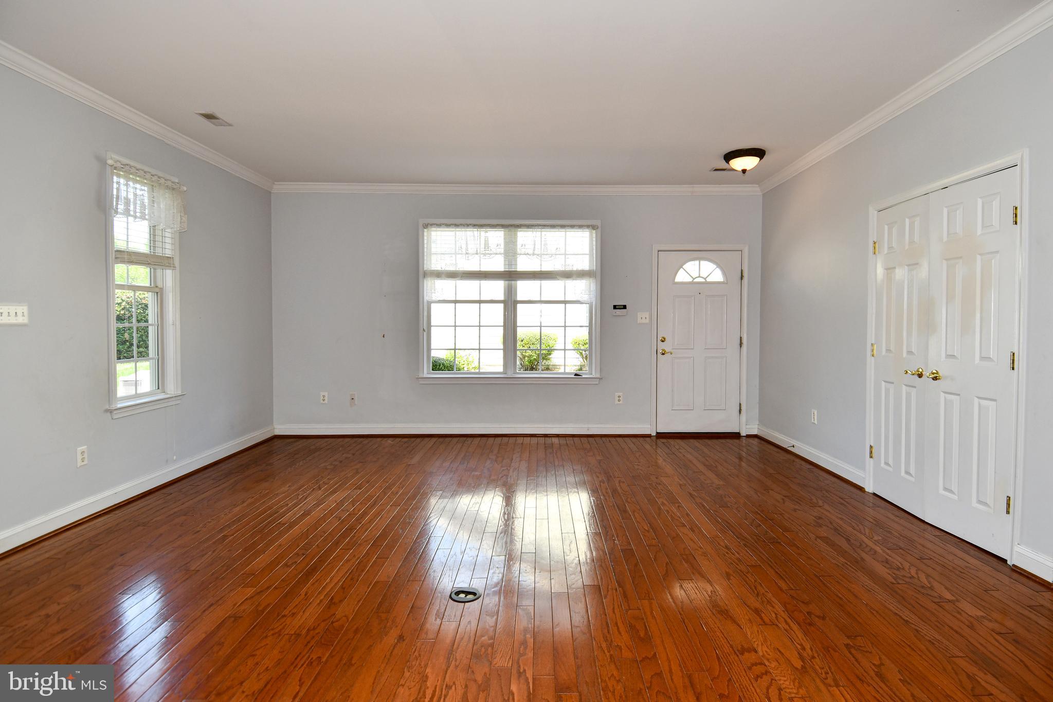 WASHINGTON SQUARE LA PLA - Residential