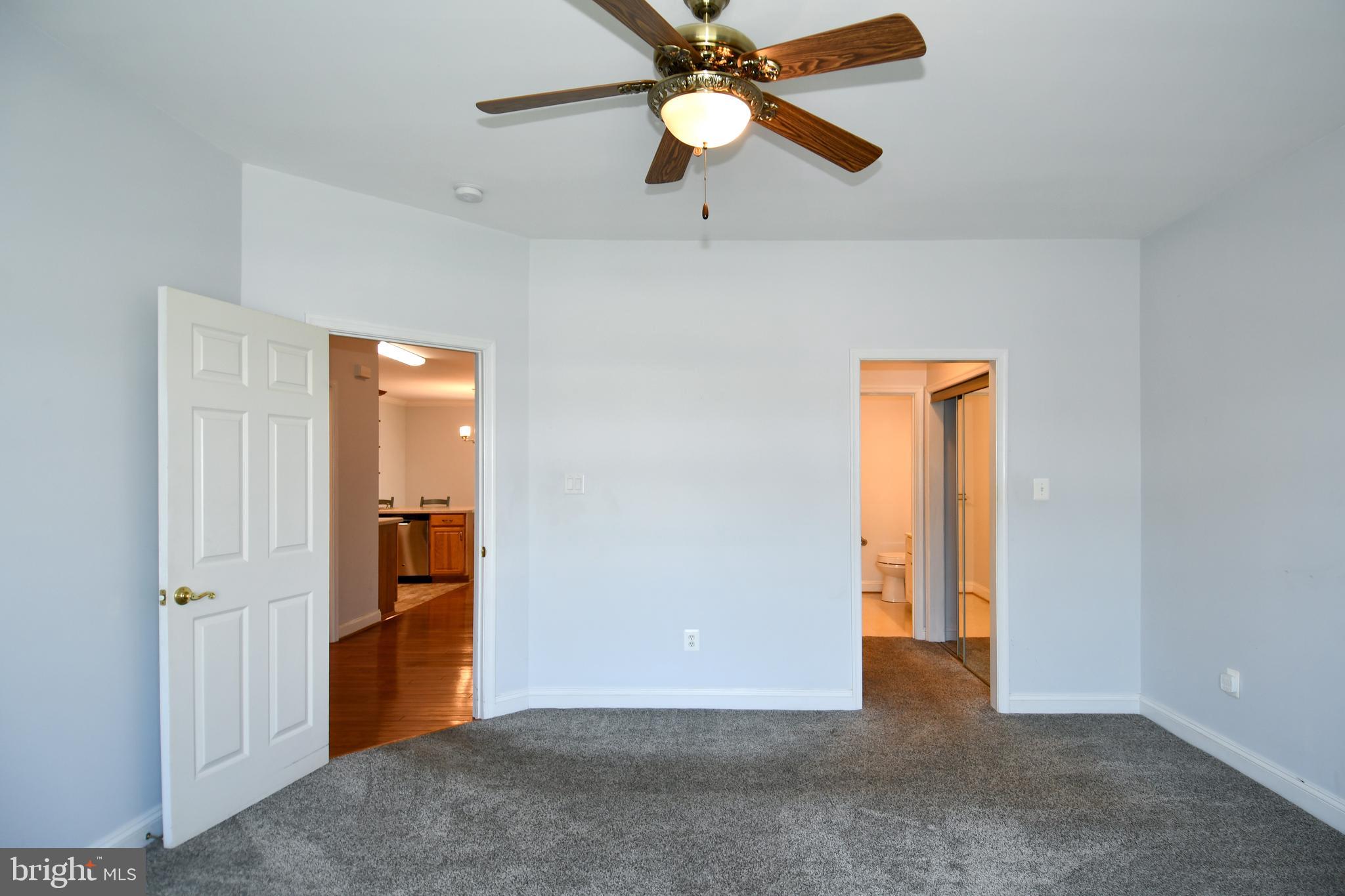 WASHINGTON SQUARE LA PLA - Residential