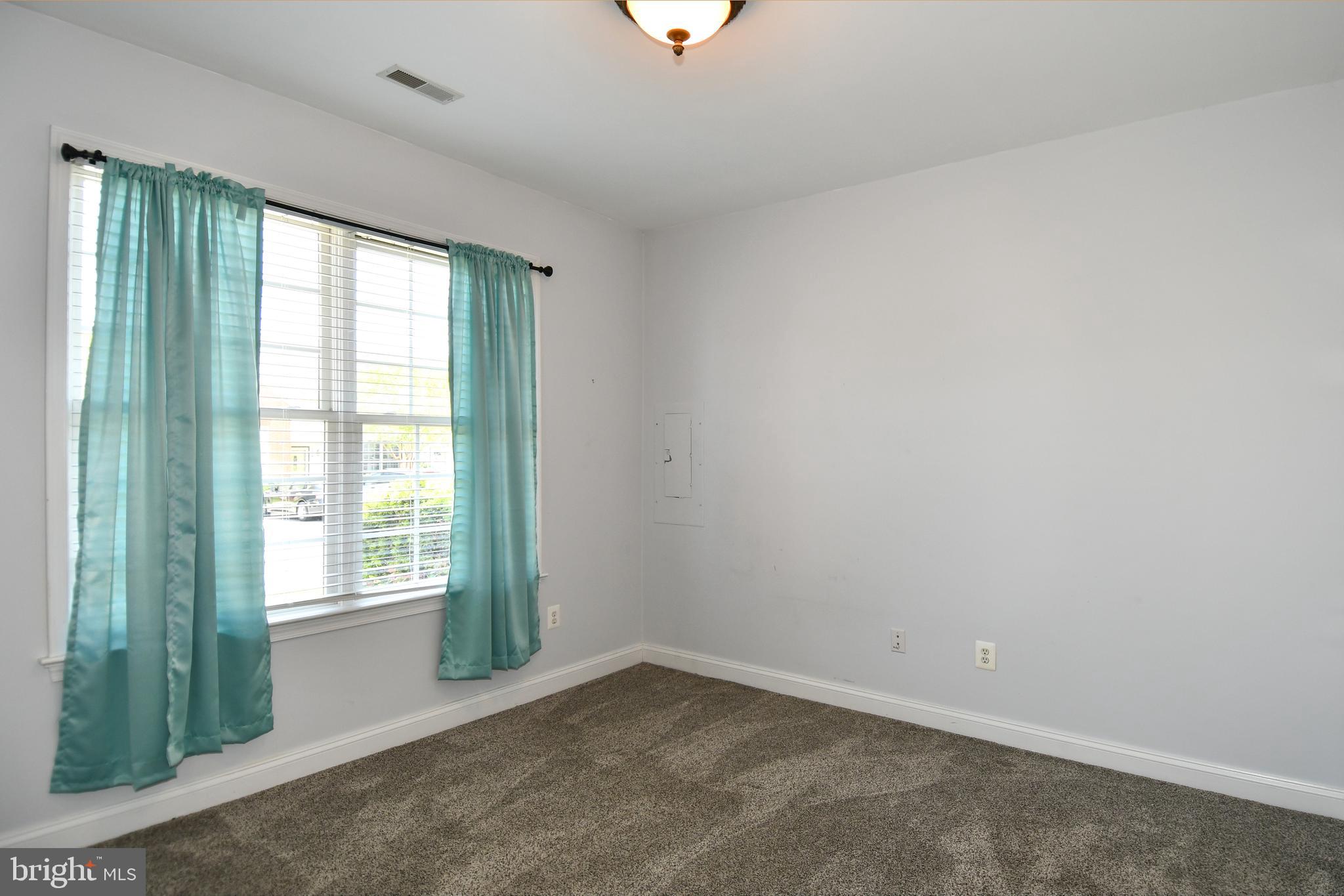 WASHINGTON SQUARE LA PLA - Residential