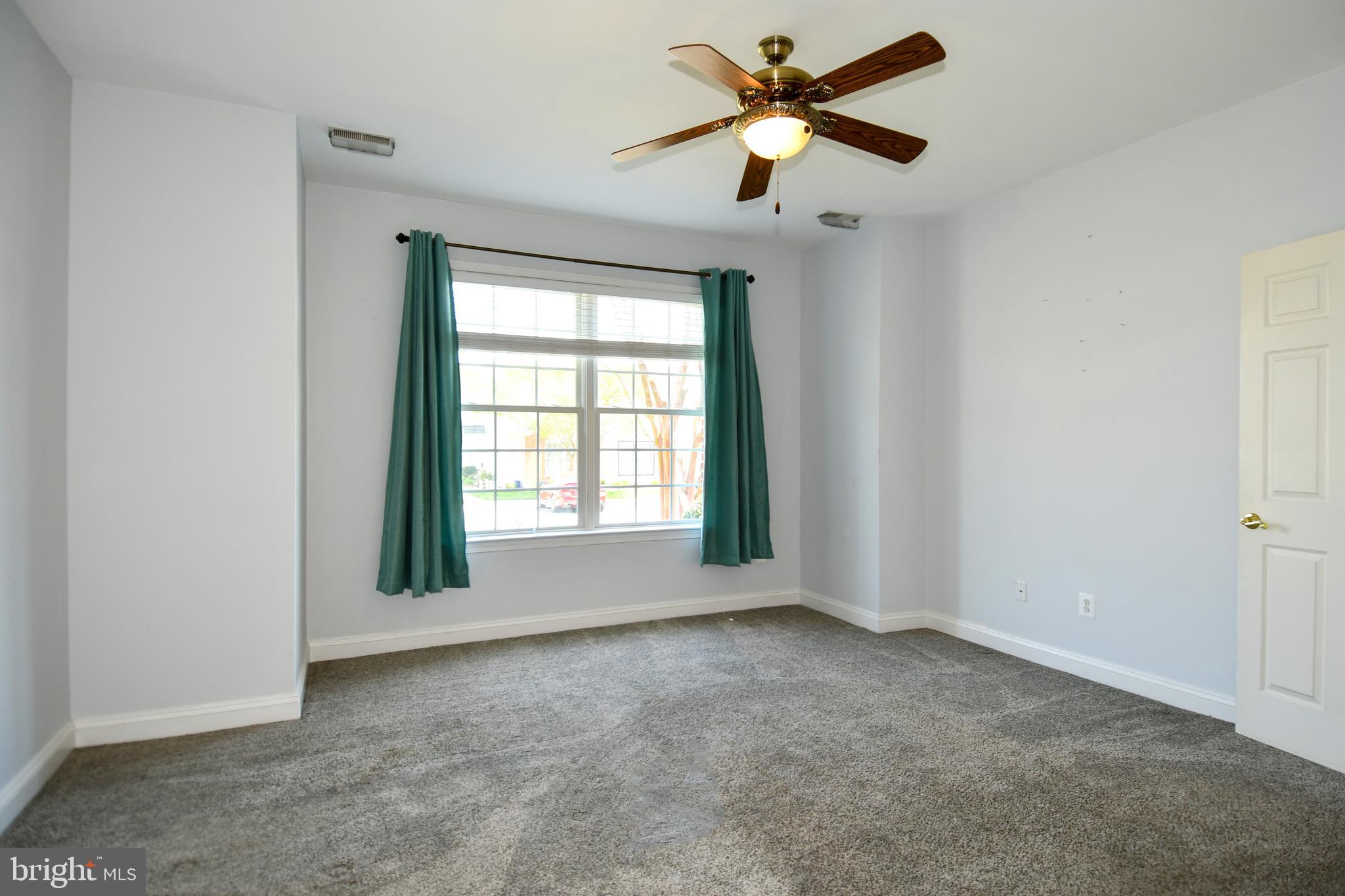 WASHINGTON SQUARE LA PLA - Residential