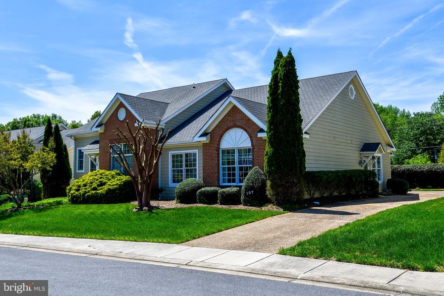 Washington Square 55+ community  ** Recipe for Happiness! Beautifully Maintained! A home so inviting, so beautifully kept, it's love at first sight! & ready to move in....Well-planned kitchen radiates an open feeling with lots of work space. Great size Materbedroom with private bath and walk in closet.  Private Drive to garage in back of home.  Wonderful screen porch for relaxing perfect for morning coffee or your afternoon tea..   The living room has a large window that allows plenty of natural light to fill the room. Enjoy easy, stress-free living..gleaming floors . . Sunlight streams into the beautiful living room.!  .... ABSOLUTELY FANTASTIC CONDITION!! - Clean as a NEW PENNY!! ...Absolutely must be seen!!!You'll be amazed at the size and condition! Very special home ready for new owners.