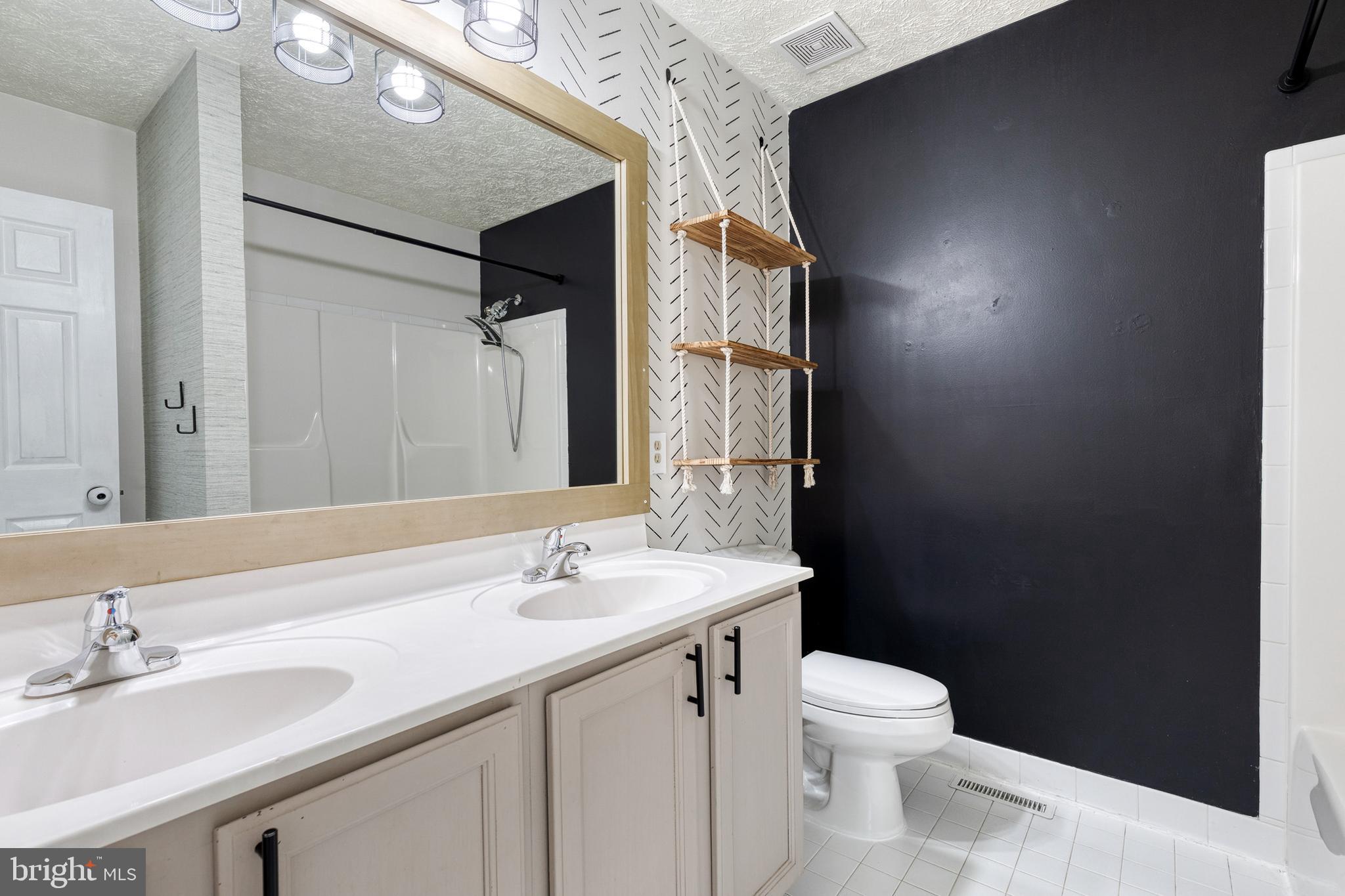 PEACH ORCHARD - Residential Lease