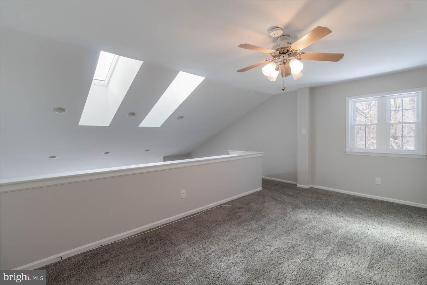 VALLEY GLEN - Residential