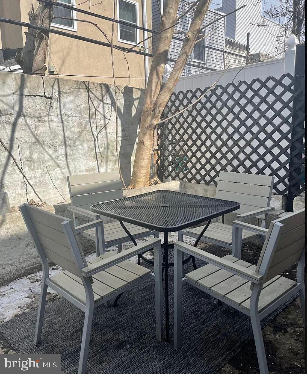 POINT BREEZE - Residential Lease