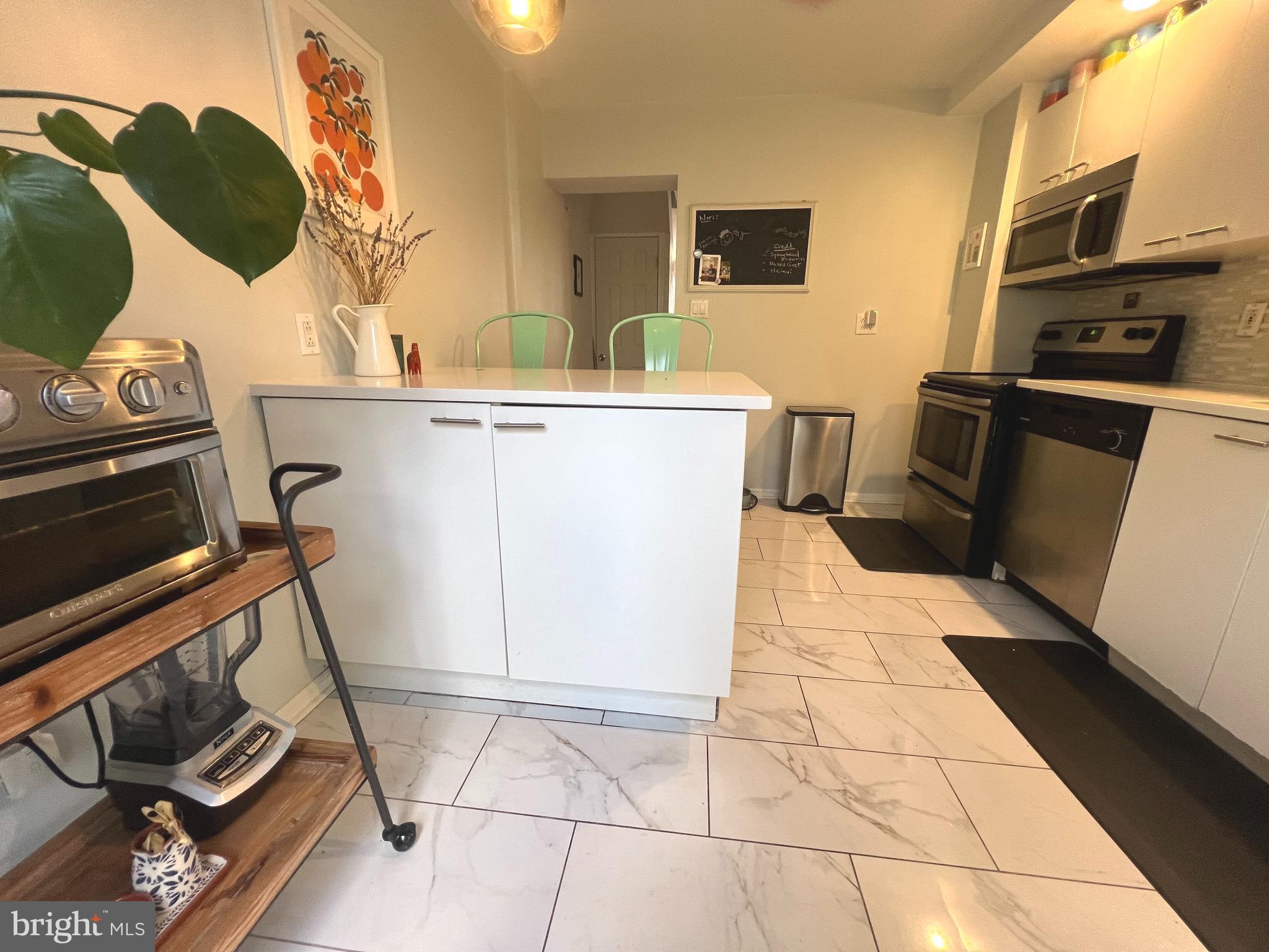 PORT RICHMOND - Residential