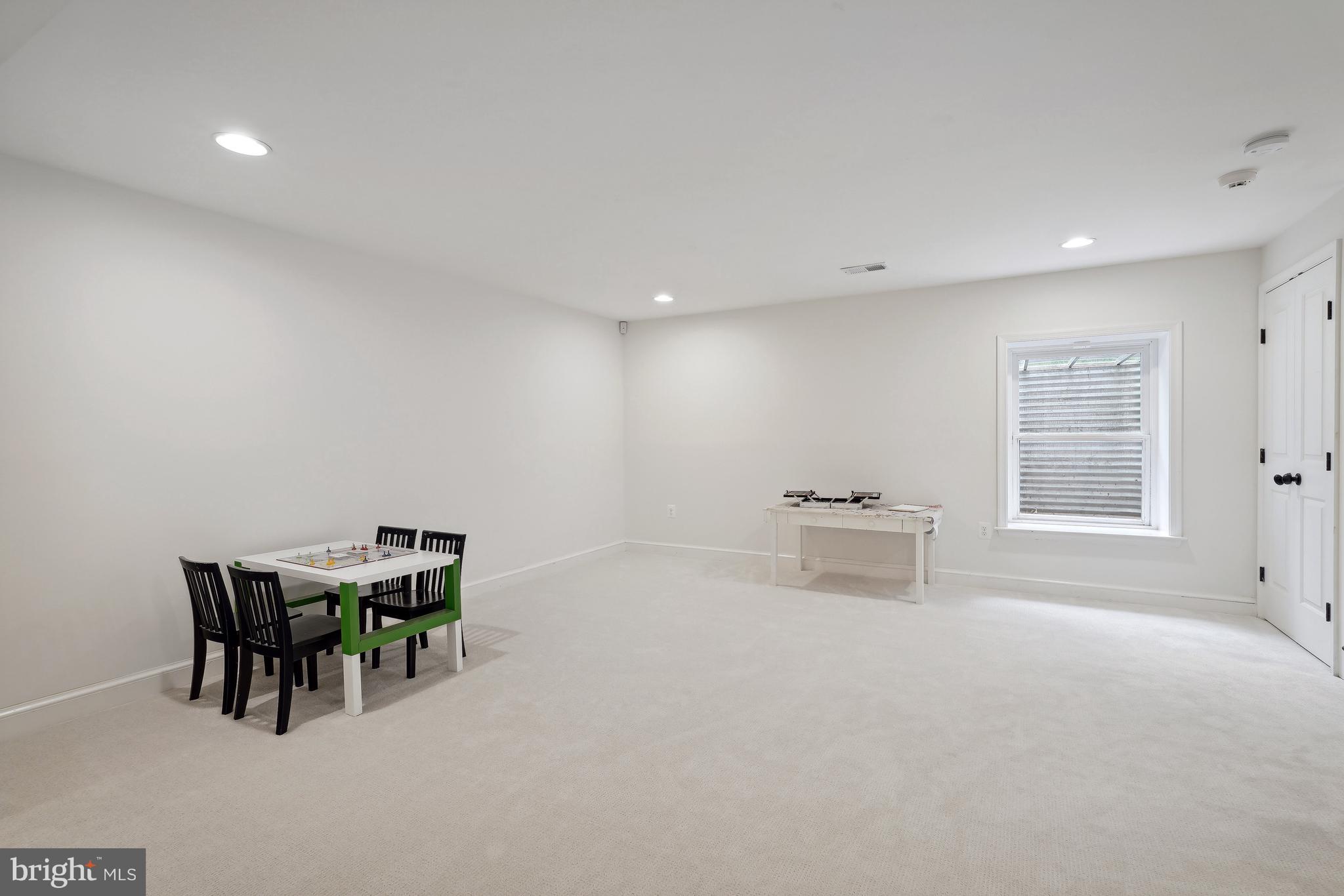 CHEVY CHASE GARDENS - Residential