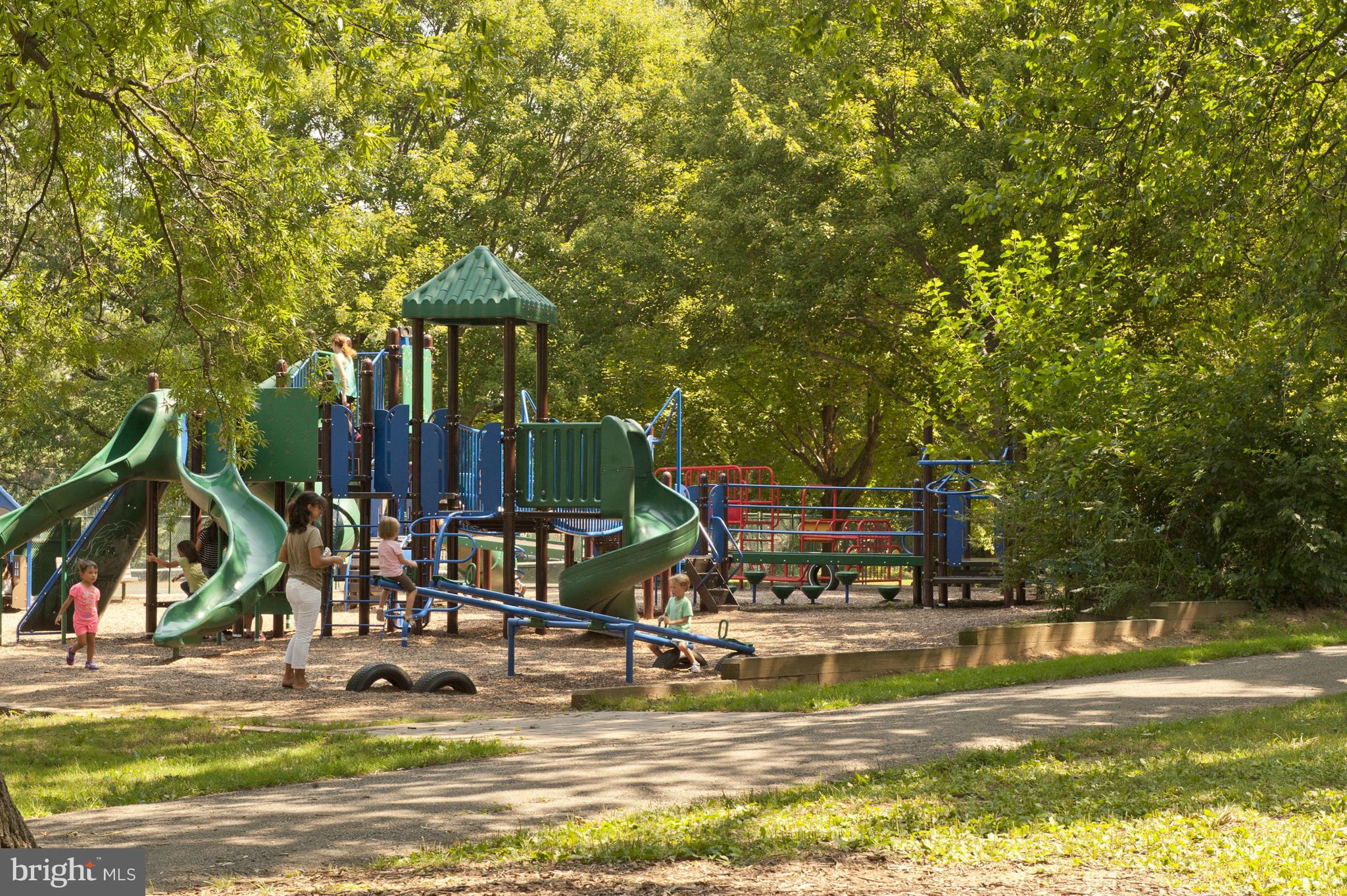 CHEVY CHASE GARDENS - Residential