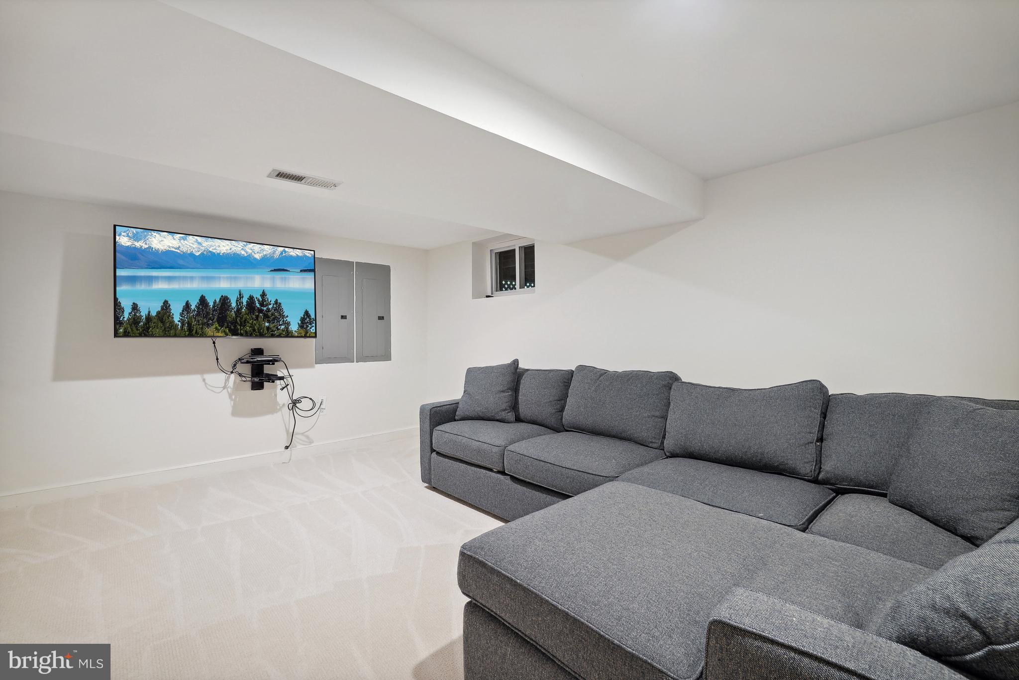 CHEVY CHASE GARDENS - Residential