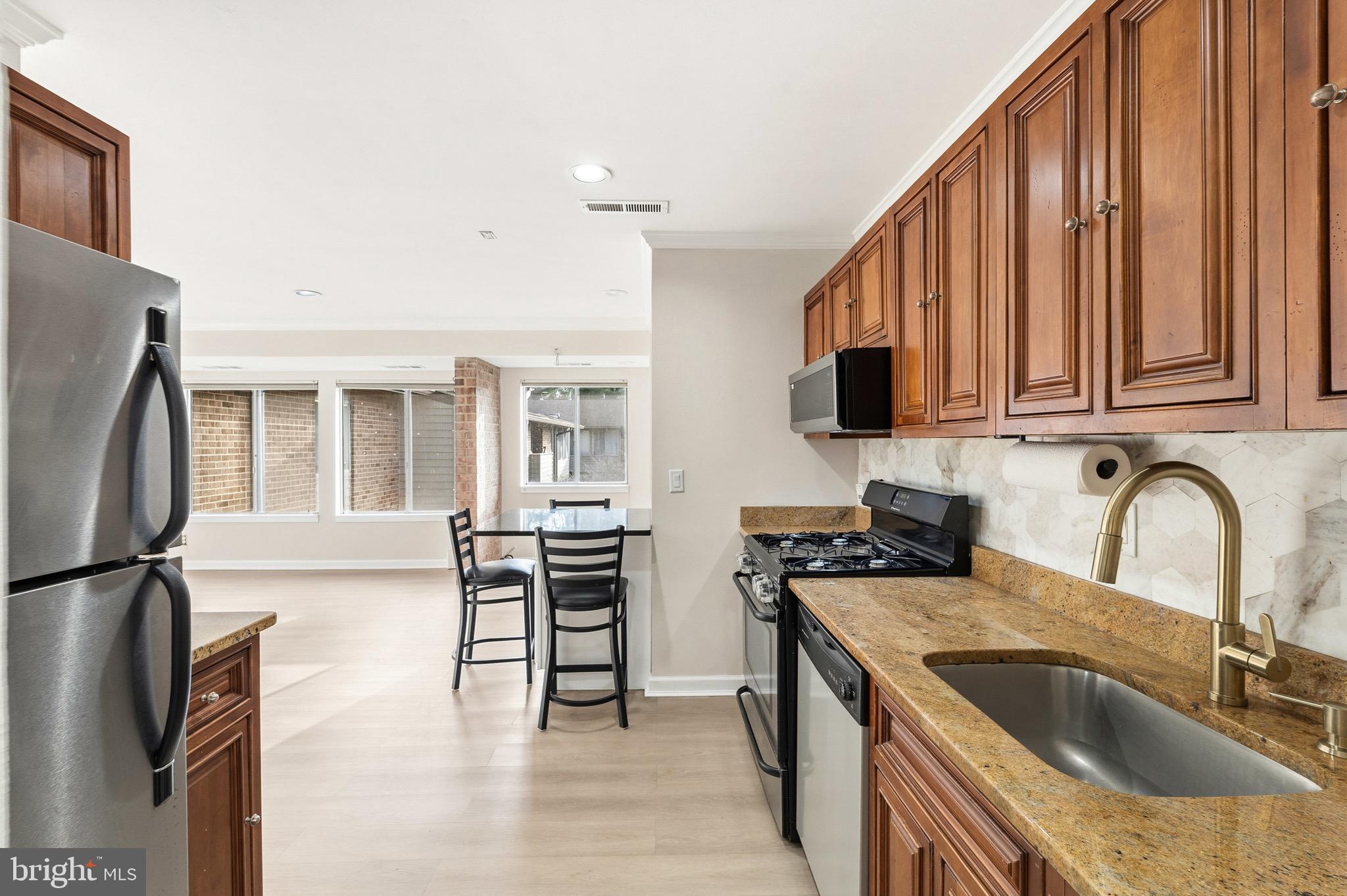 THOMAS CHOICE GARDENS - Residential Lease