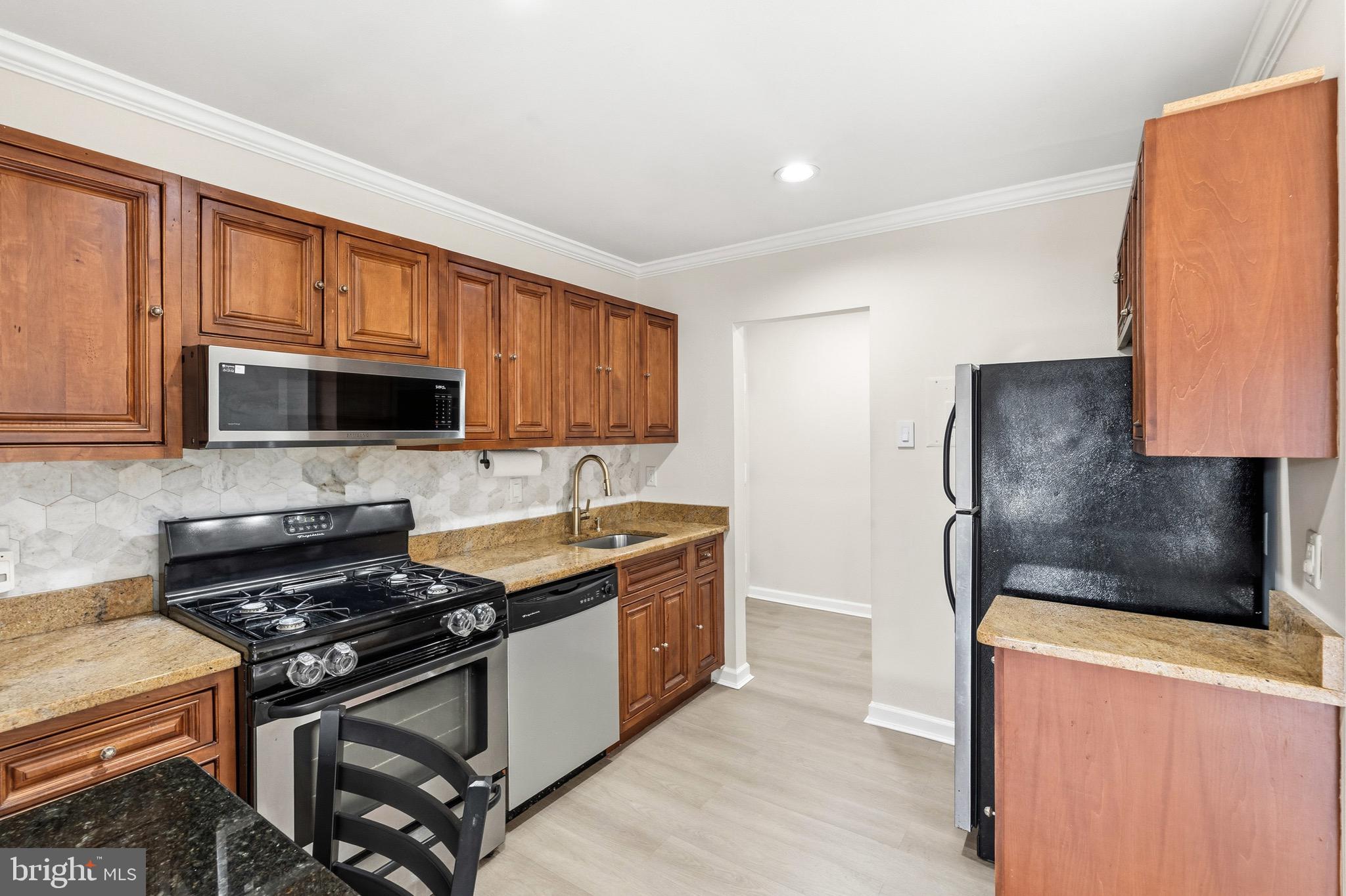 THOMAS CHOICE GARDENS - Residential Lease