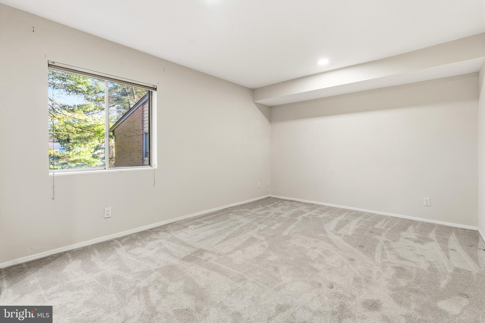 THOMAS CHOICE GARDENS - Residential Lease