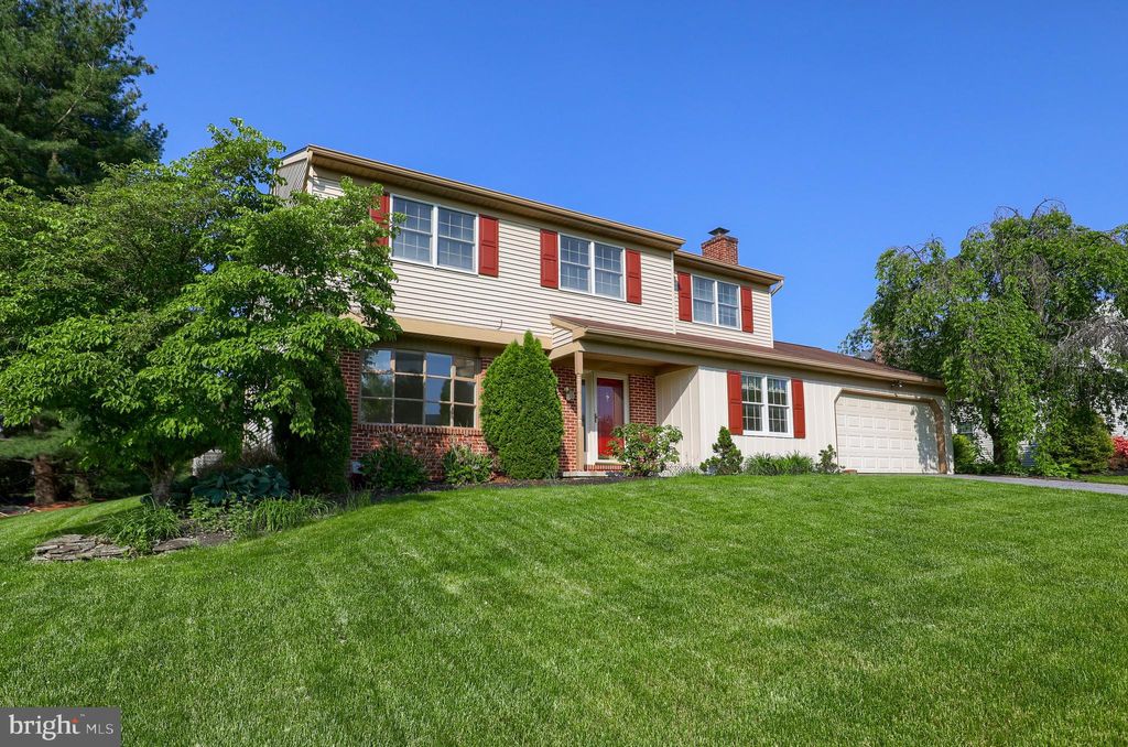 Photo of 77 FARMINGTON PL, LANDISVILLE, PA 17538 (MLS # PALA2034980)