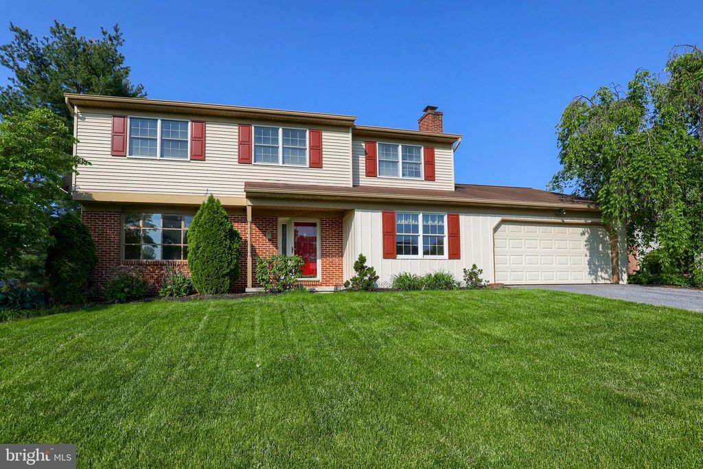 Photo of 77 FARMINGTON PL, LANDISVILLE, PA 17538 (MLS # PALA2034980)