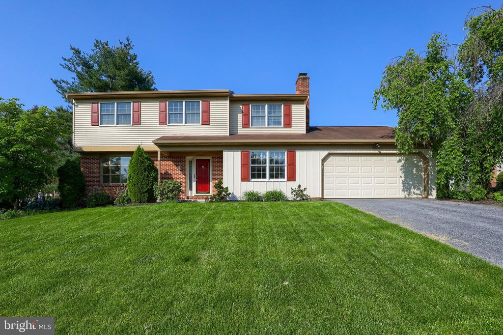 Photo of 77 FARMINGTON PL, LANDISVILLE, PA 17538 (MLS # PALA2034980)