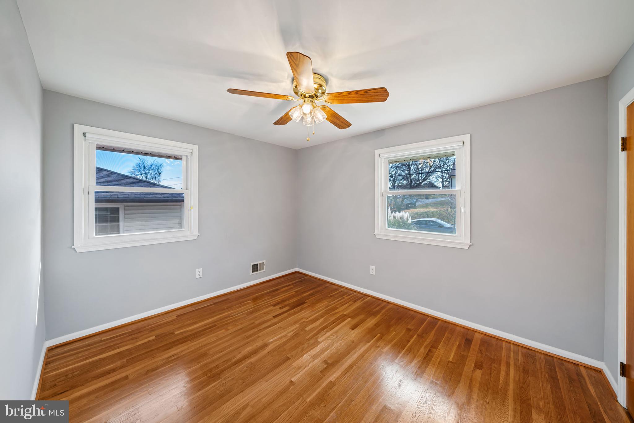 CALVERTON - Residential Lease