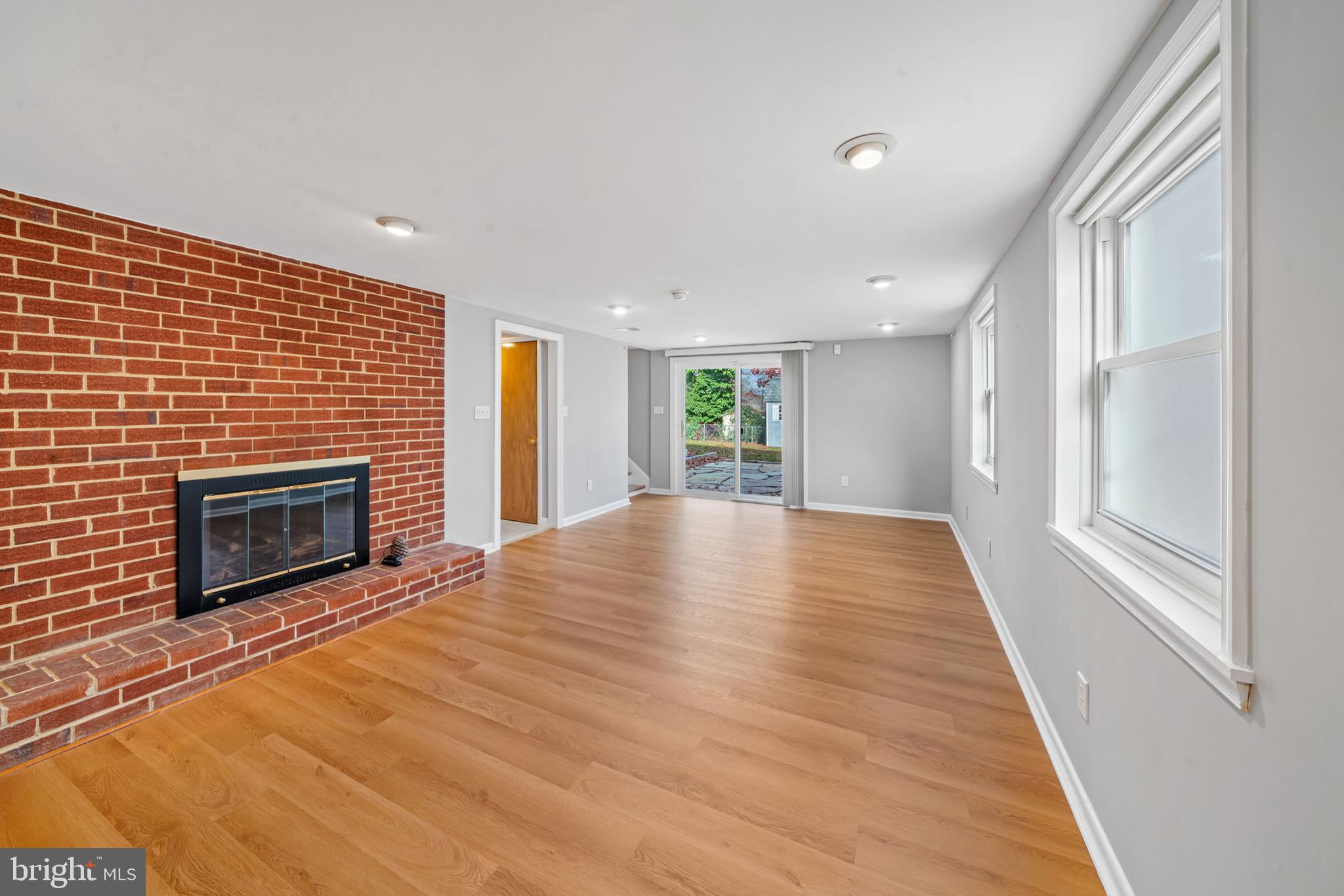 CALVERTON - Residential Lease