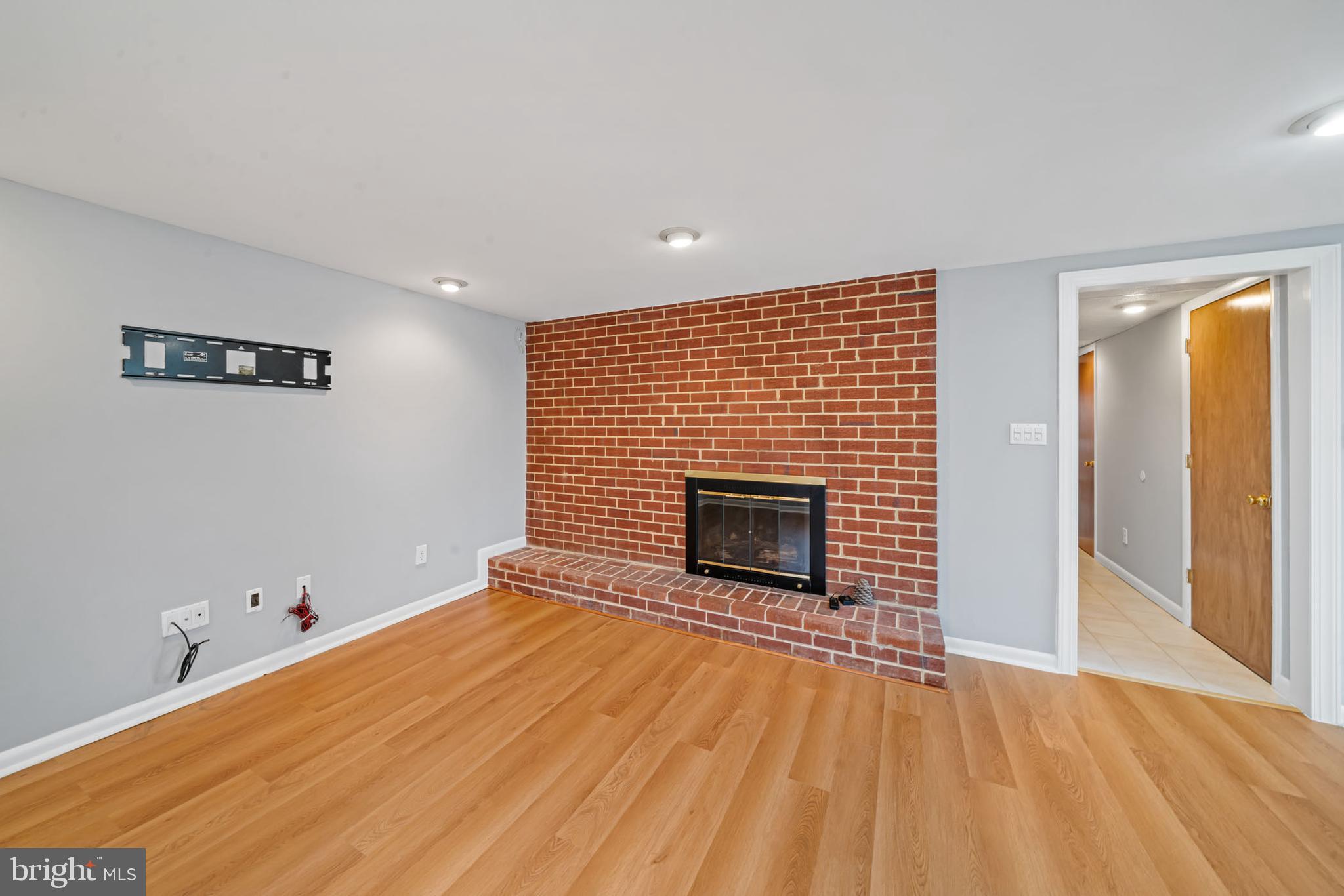 CALVERTON - Residential Lease