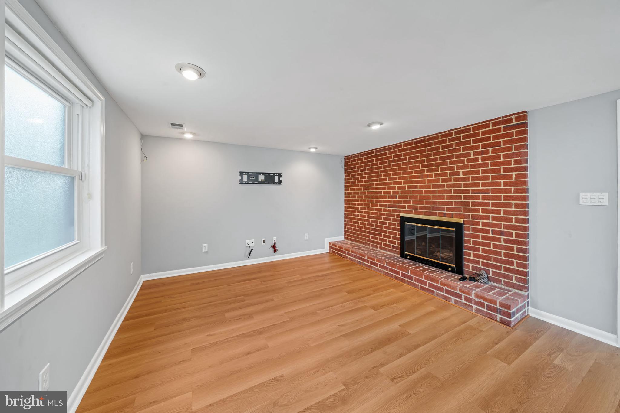 CALVERTON - Residential Lease