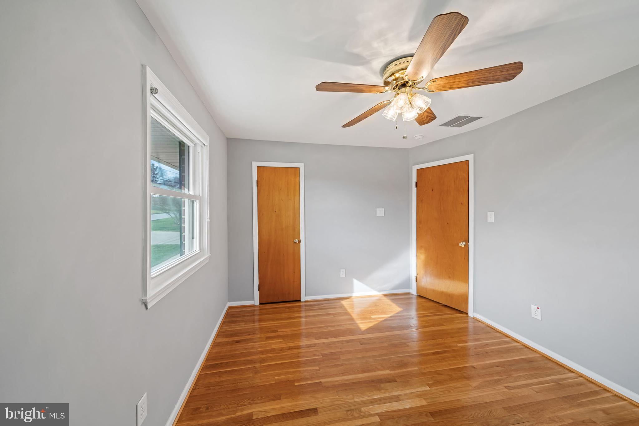 CALVERTON - Residential Lease