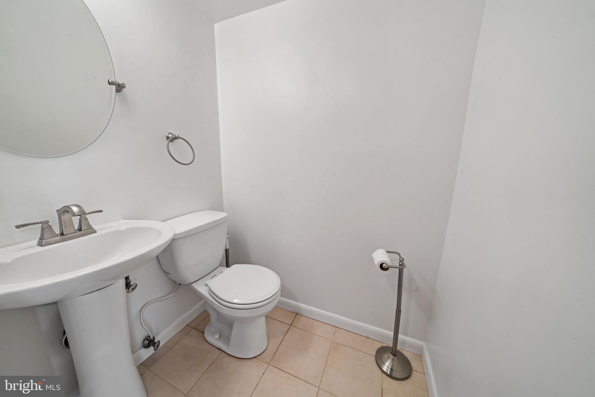 CALVERTON - Residential Lease