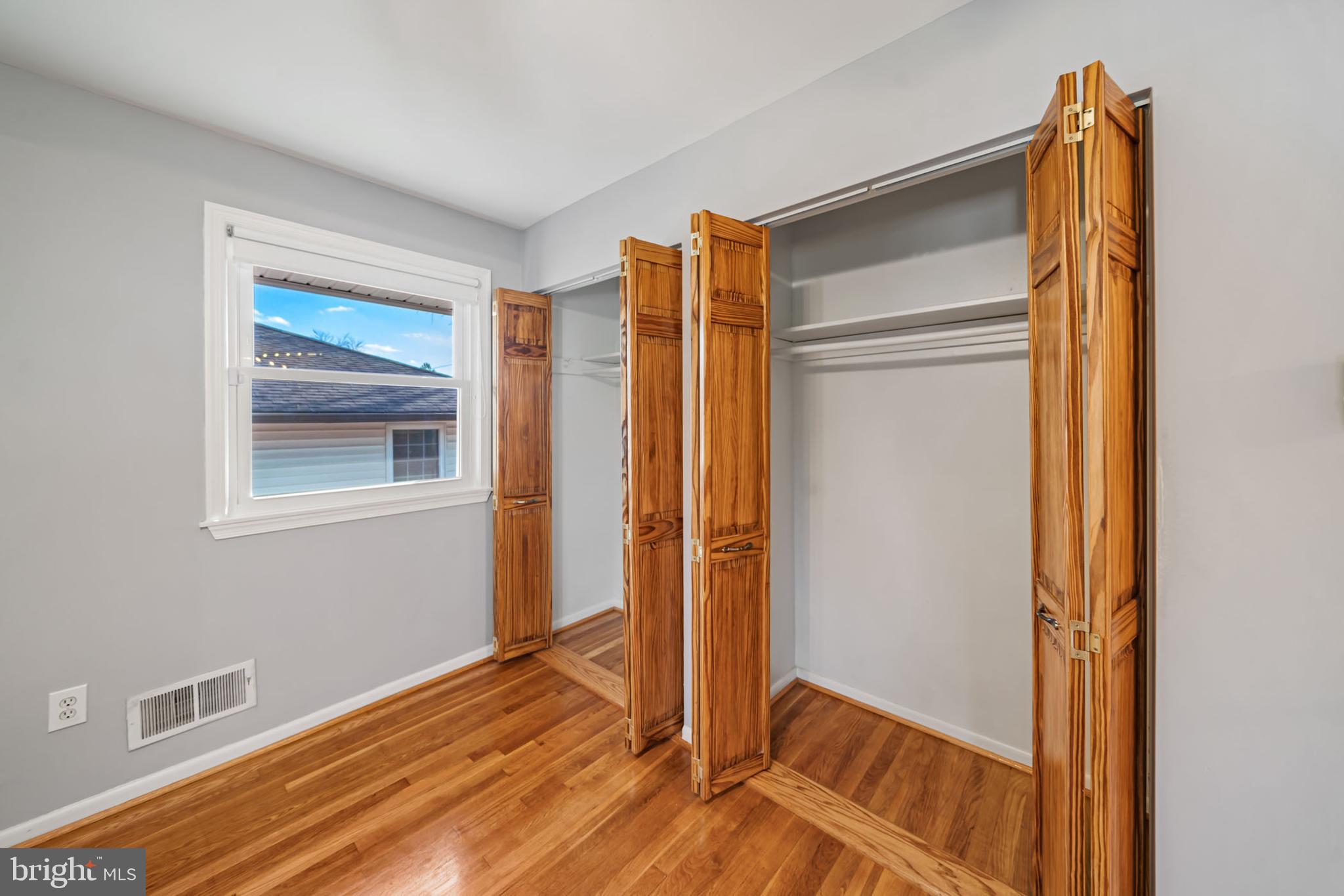 CALVERTON - Residential Lease