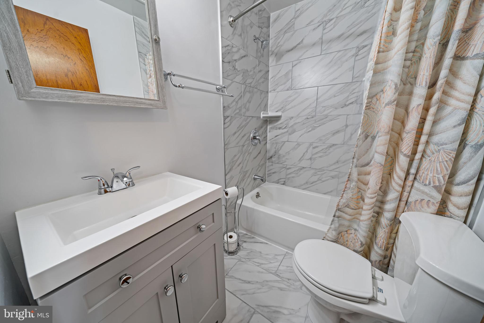 CALVERTON - Residential Lease