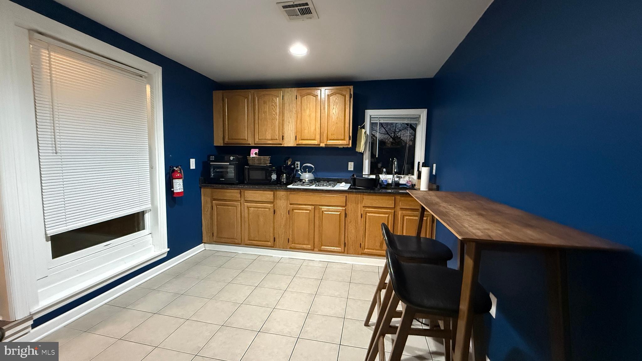 16 LINDEN LANE 2A