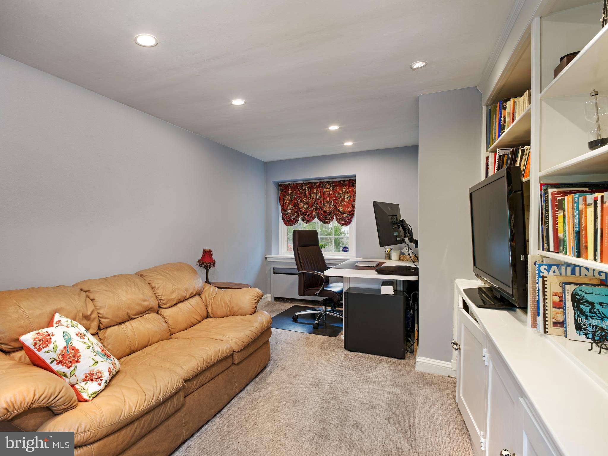 COLLEGE PARK - Residential