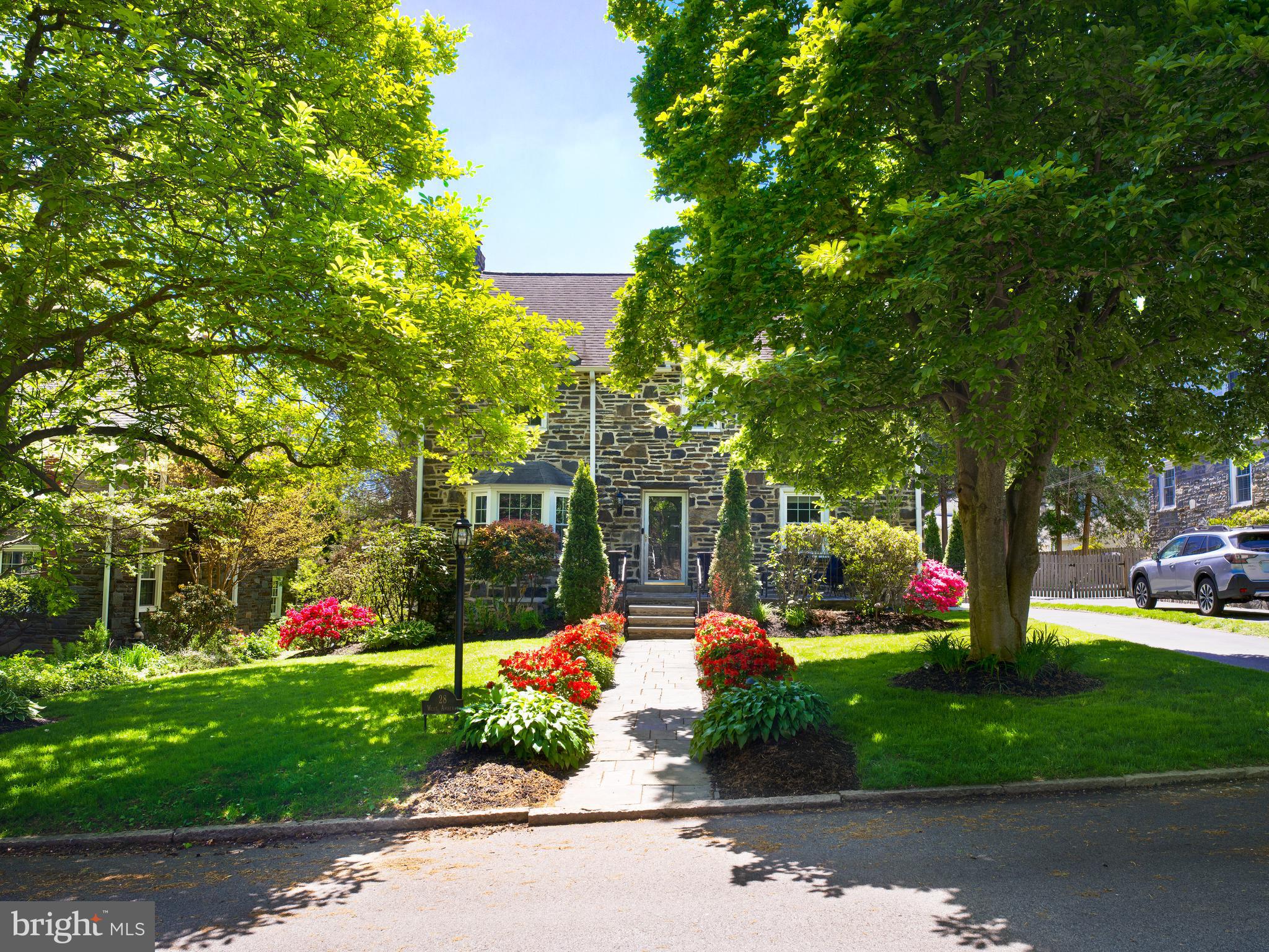28 W AMHERST ROAD