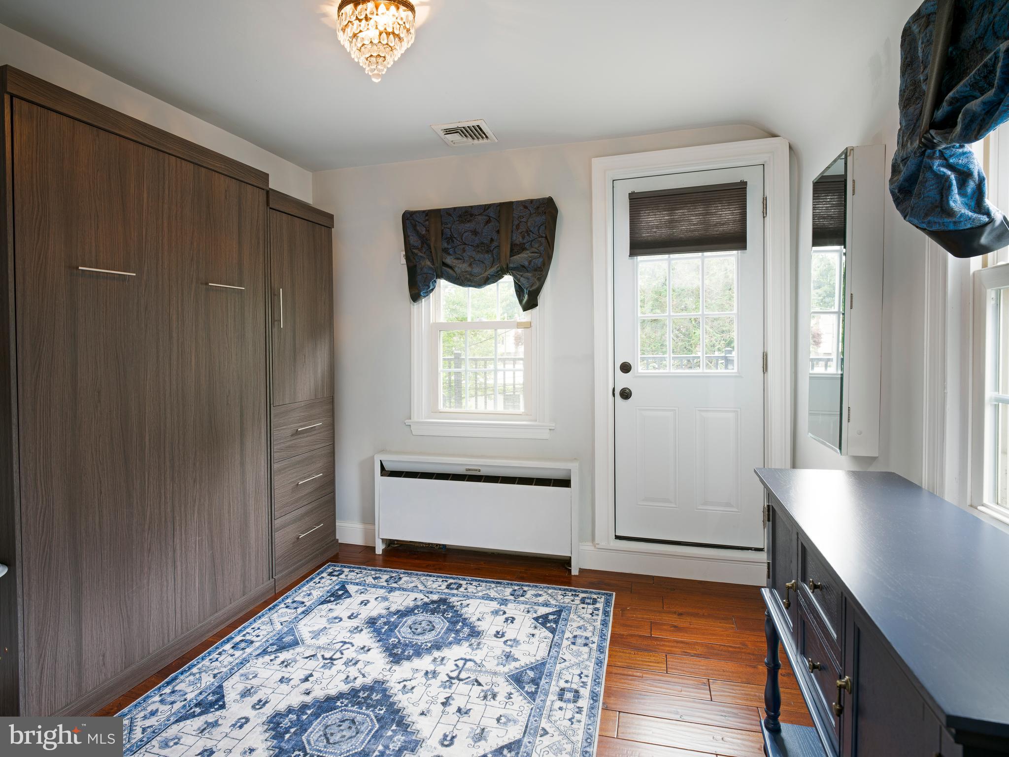 COLLEGE PARK - Residential