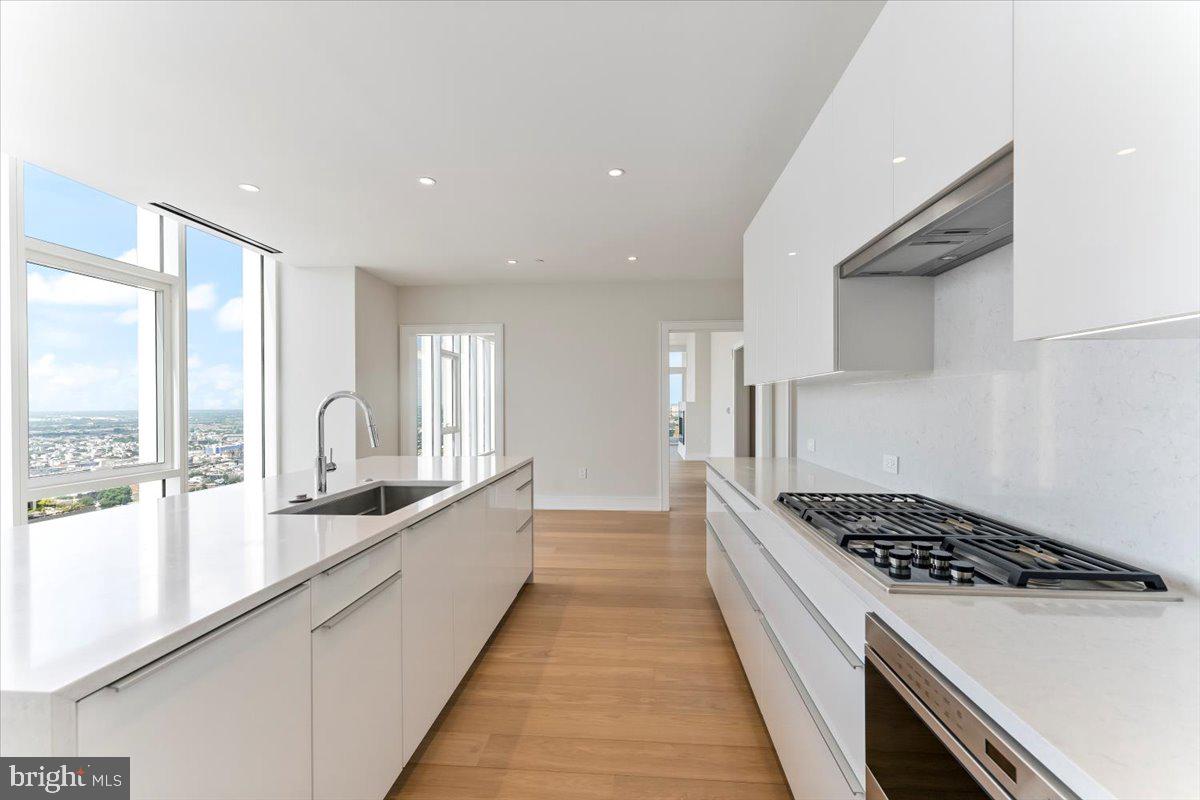 AVENUE OF THE ARTS - Residential