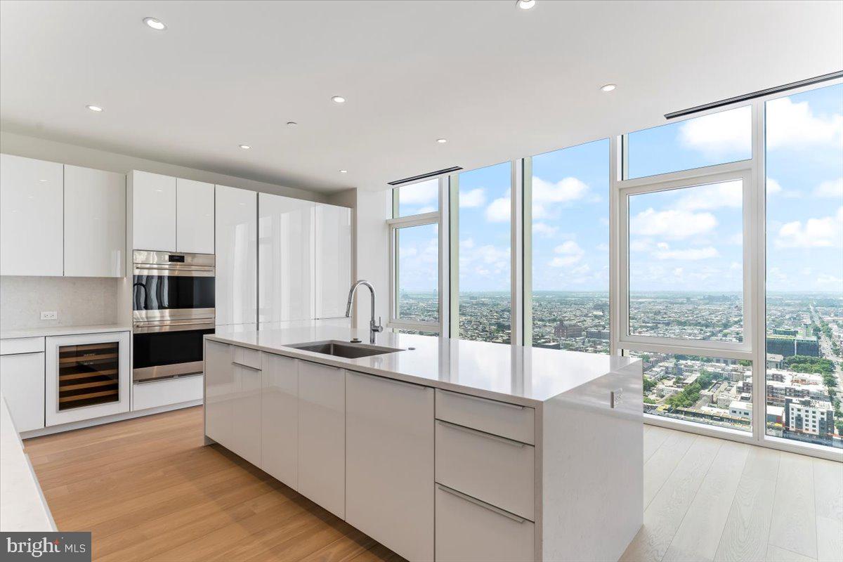 AVENUE OF THE ARTS - Residential