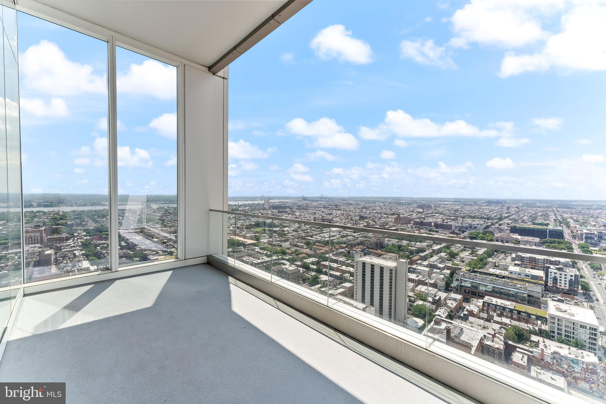 AVENUE OF THE ARTS - Residential