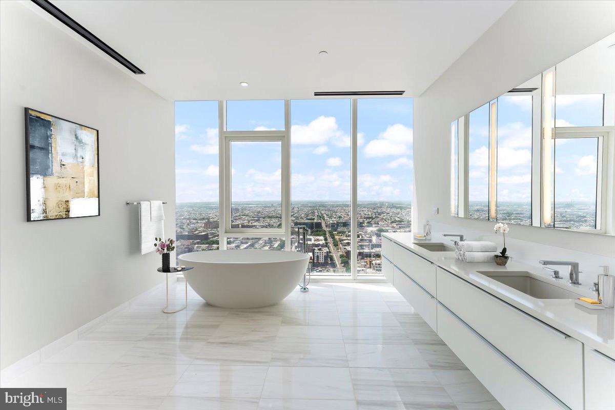 AVENUE OF THE ARTS - Residential